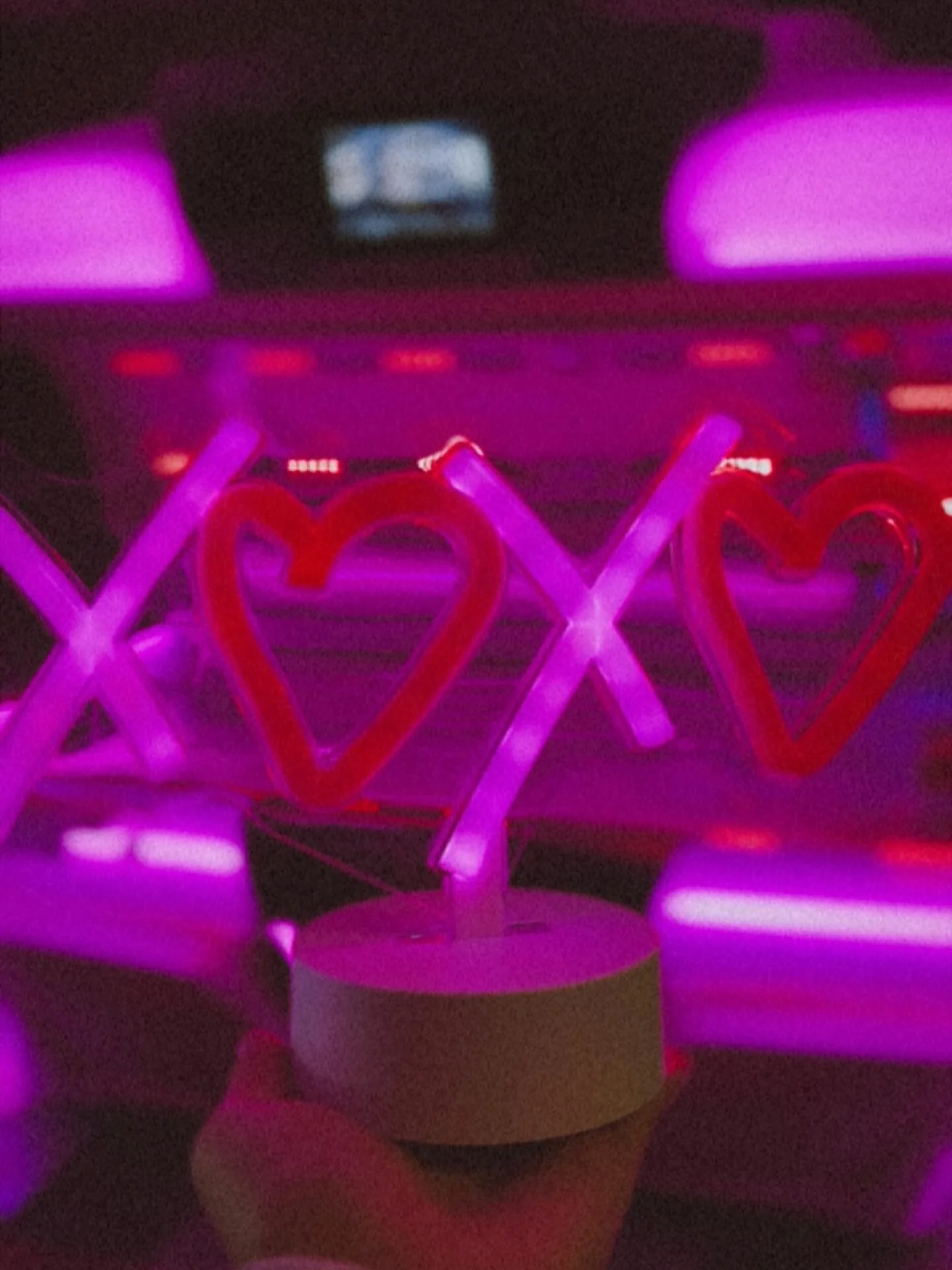 XOXO&hellip; ValenTAN week drops in 4 days 😘💋 (2/7)
Your excuse to glow up, flirt with your tan &amp; wellness, and treat yourself all week long 💕✨

We&rsquo;ll have 8 different LUV specials running for one week so be sure to stop by for some BB s