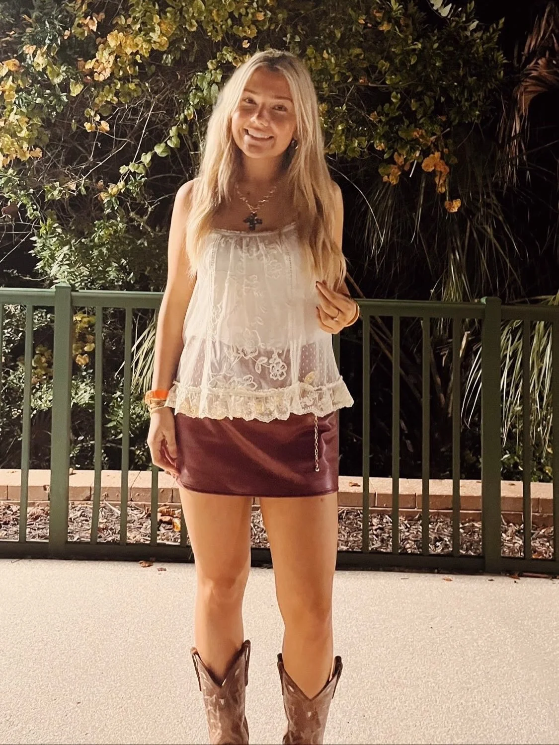 You&rsquo;ve probably spotted a new cutie behind the counter lately&hellip; so I think it&rsquo;s officially time for a BB introduction ✨

Meet our newest BB Babe, Daisy 🩵

hiii!! i&rsquo;m Daisy, your new tanning consultant assistant here at Beyond