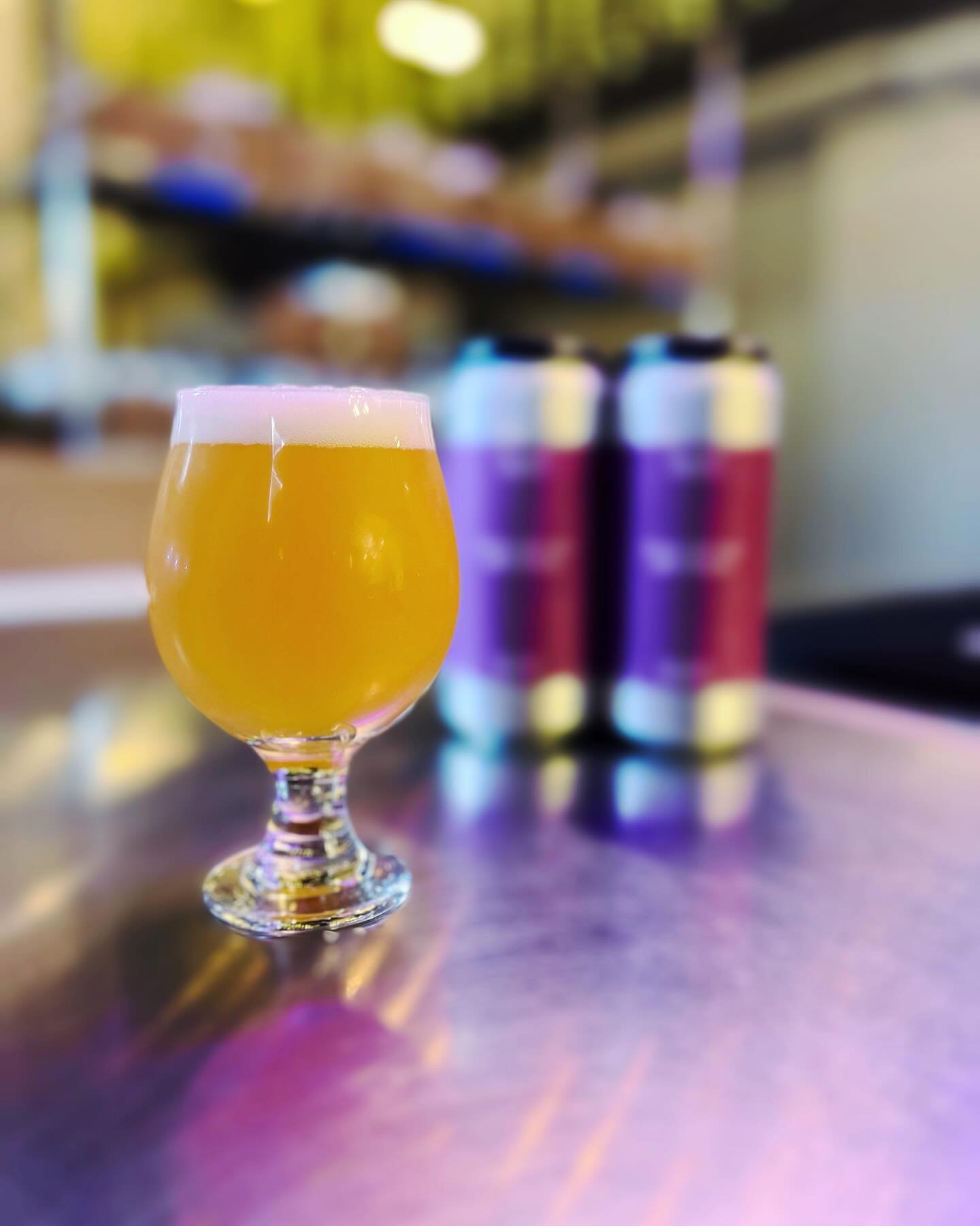 🟣State Machine DDH with Riwaka🟣

6.6% ABV It&rsquo;s our flagship but with a Southern Hemisphere twist featuring Riwaka hops. We get bursts of pear, watermelon, and a fragrant, tropical verbena finish. 

Grab this in draft &amp; in cans to go now! 