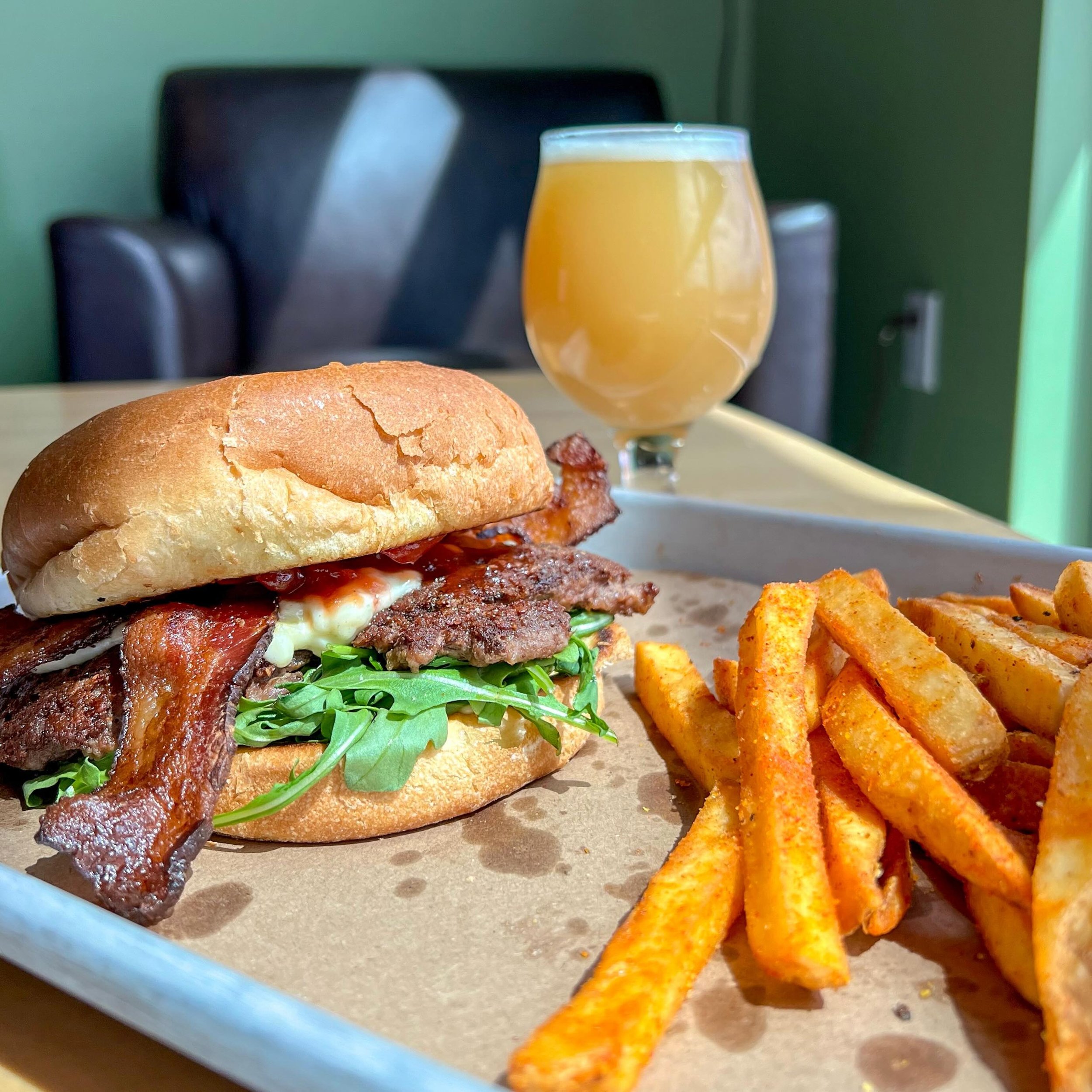 Beets, Bacon, Blue Cheese, Burger&hellip; LUNCH

WTF: Smash patty with arugula, garlic aioli, bacon, blue cheese, and beet ketchup $17

🍺 Chef Special comes with a $4 pint of your choice! 
We recommend - Binary Stars Eclipse
A 7.2% ABV New England s