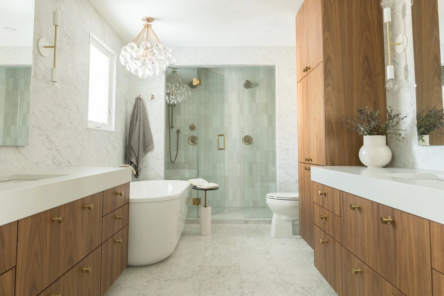 Spa. Relax. Recharge. 
⁠
Contractor: @quadrant.qcl⁠
Design: @dcharrondesign⁠
Millwork: @waygoodskitchensinc⁠
Photo: @TheStylistLindsayMills⁠
⁠
#quadrantconstruction #yegbusiness #yegcommercial #yegworklife #yeggers #yegrenovations