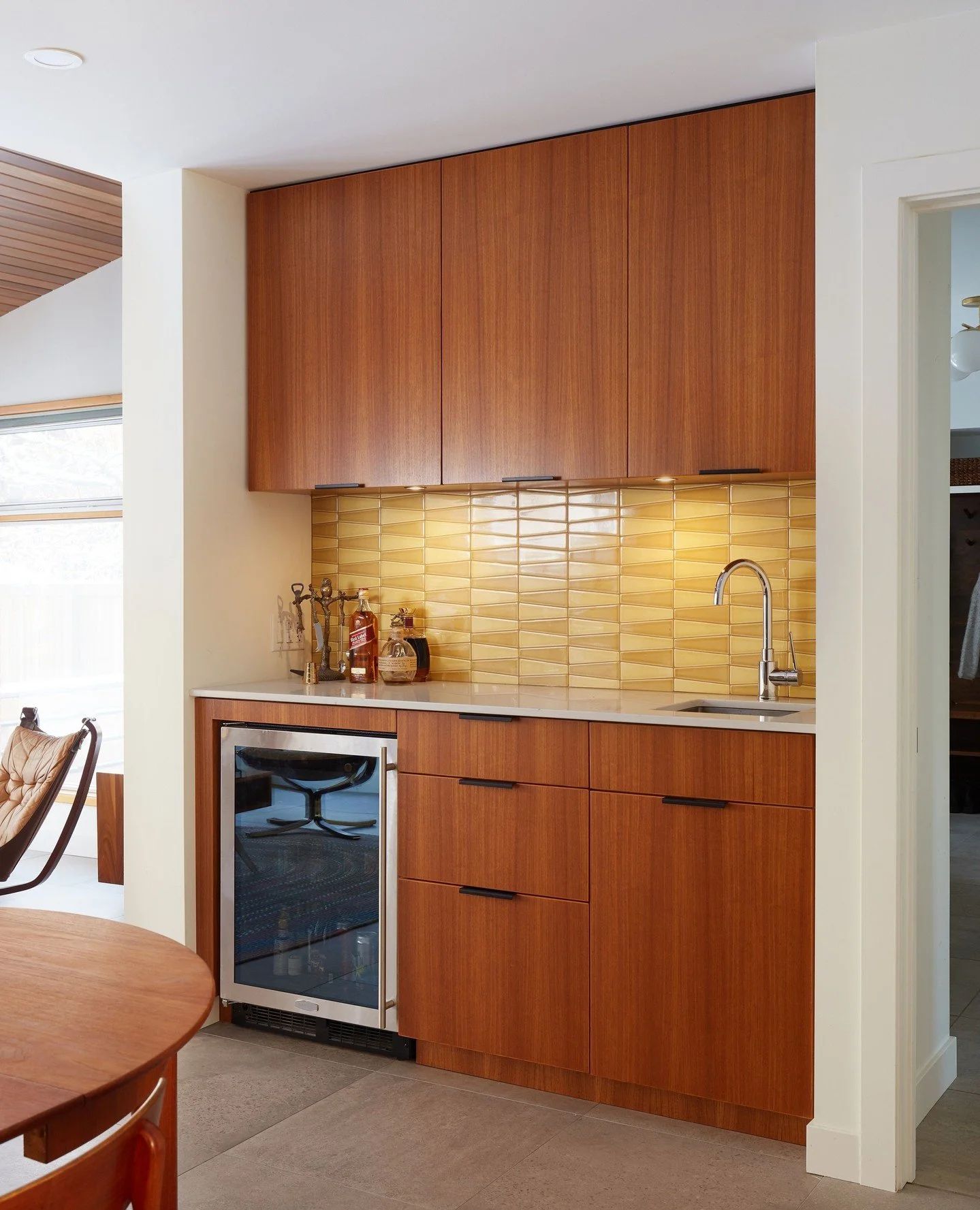 Every kitchen deserves a its own coffee bar or butler pantry!⁠
⁠
~QUALITY NEVER COMPROMISED~⁠
CUSTOM BUILDS | RENOVATIONS⁠
RESIDENTIAL | COMMERCIAL