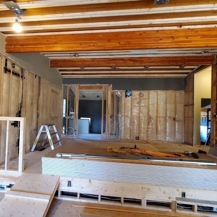 Friday Feature Transformation!⁠
⁠
Here are some during and beautiful after photos of this mid-century modern inspired kitchen renovation!⁠
⁠
Contractor: @quandrant.qcl⁠
Design: @nako_design⁠
Millwork: @waygoodskitchensinc⁠
Photo: @sharon_litchfield⁠
