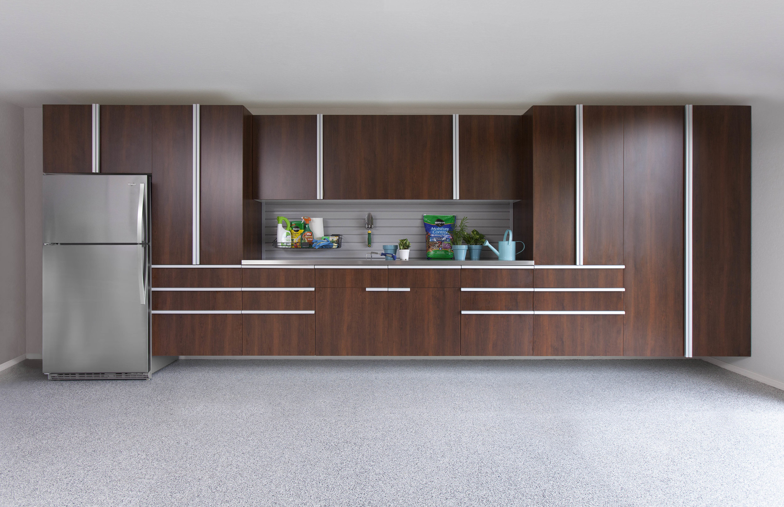 Coco Garage-Extruded Handles-Stainless Workbench-Slatwall-Smoke Floor-Fetch-Sep 2013.jpg