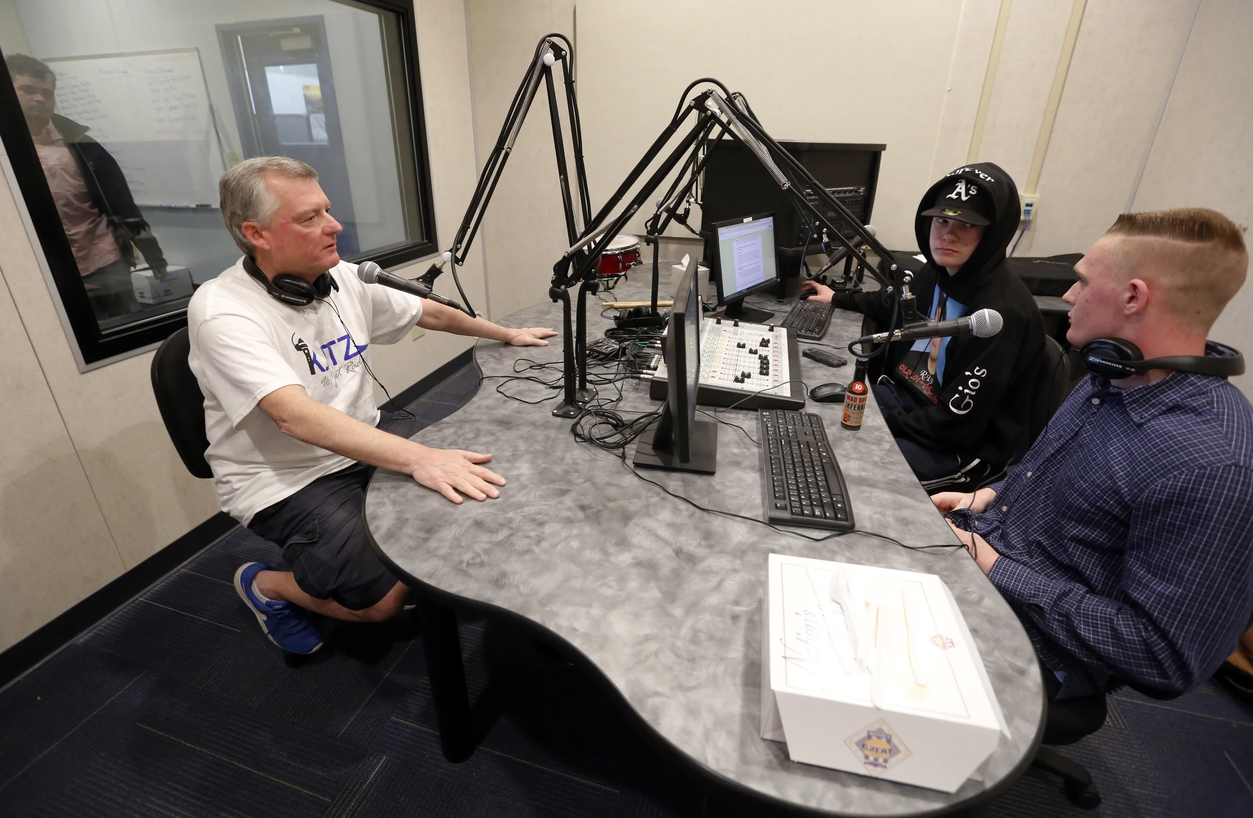 cct-alaradio-0315-01.jpg