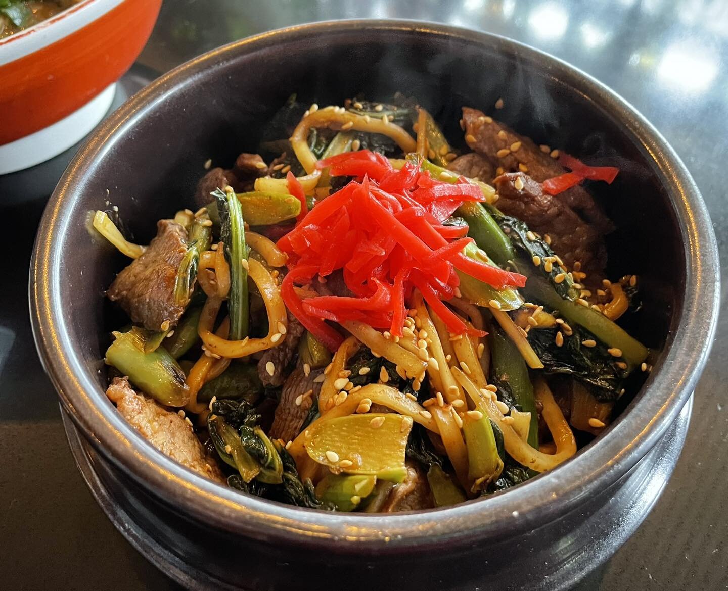 Ribeye Yaki Udon 🥩 

Udon noodles sauteed in a koji and gochujang marinade with gai lan and asparagus. Bright, earthy, and deliciously savory. 

#udon #japanesefusion #ribeye #tacomafood