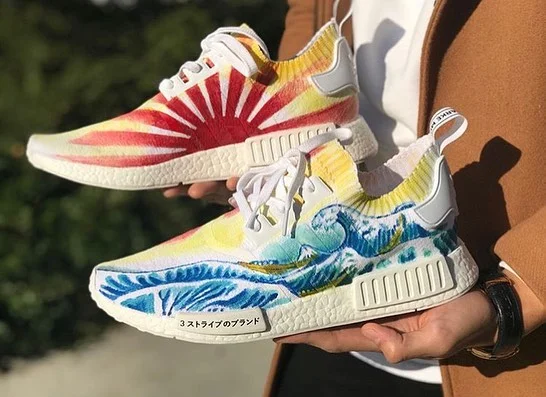 tb to when I custom designed NMD&rsquo;s for @and_babe 🌊☀️😍
&bull;
&bull;
&bull;
&bull;
#art #leatherpaint #painting #nmd #thegreatwave #sneakers #customshoes