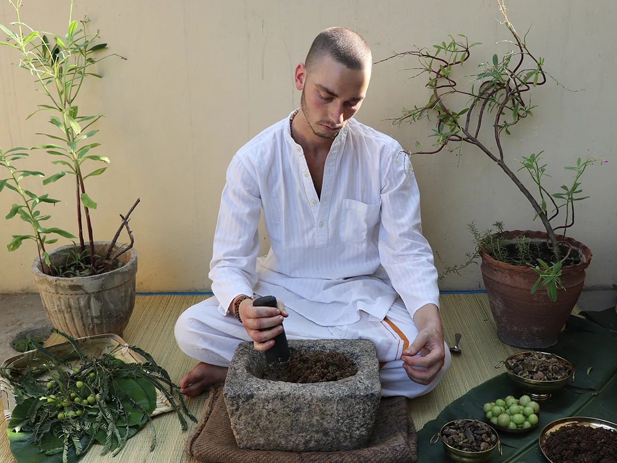 vital-veda-learn-herbprepdylan-600x800.jpg