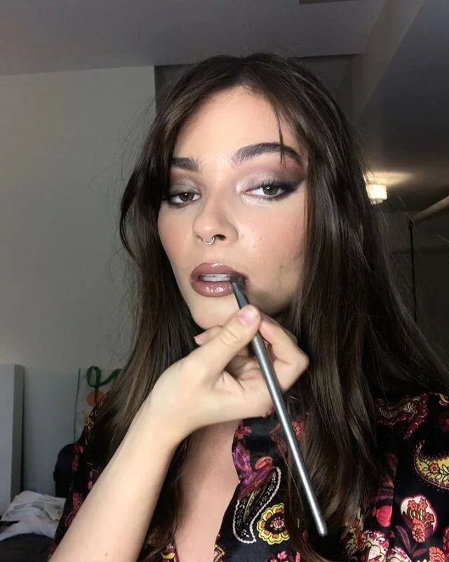 Sultry looks on @chrsty.x x @angelicauzijewelry 
Using the @tartecosmetics tartlet, @narsissist orgasm creme palette, @kkwbeauty lip liner, @patmcgrathreal gloss to top it off 🥵🥵🥵 #missmomua