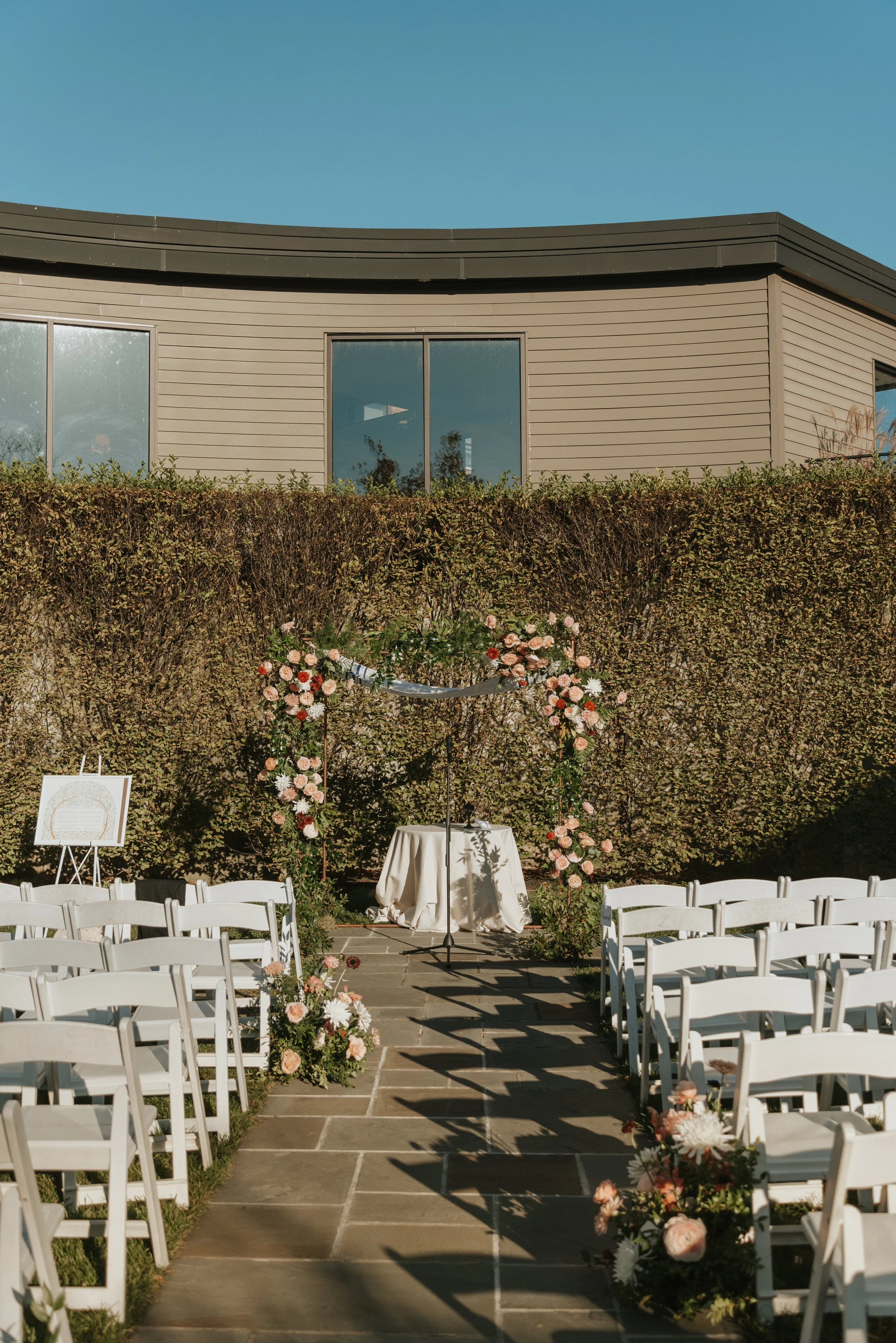 SARAH-SPENCER-FALL-WEDDING-AT-THE-ROUNDHOUSE_PHOTOS_BY_MARIA_B_LUNG_0379.jpg