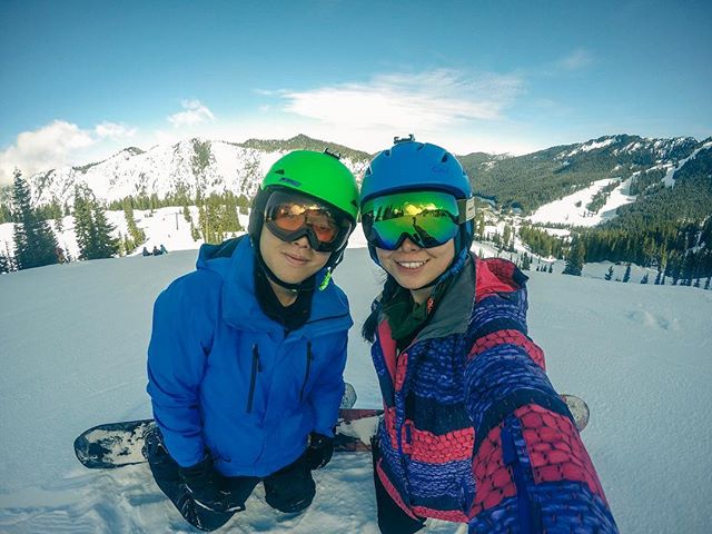 Another #snowboarding day. Snow condition wasn&rsquo;t ideal, but miles of blue sky is simply amazing!