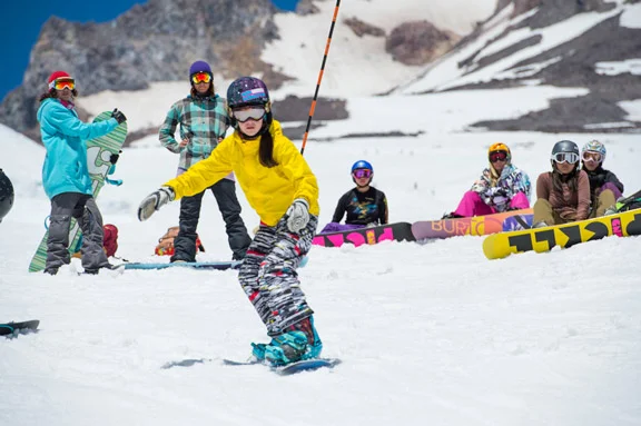 high-cascade-snowboard-camp-girl-coach.jpg