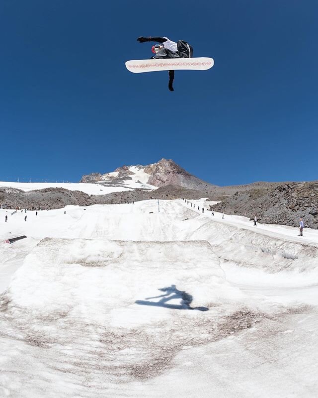 No grab, no problem 🤜 @BloodySneakers always looks fly ✈️ | 📸 : @EvanPiercePhoto | #HCSC @ThisIsPublic