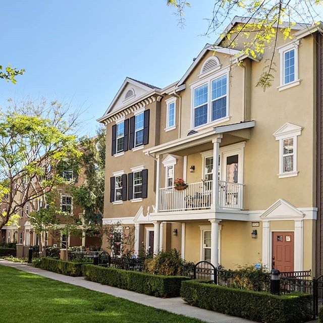 Opened Escrow right before the weekend on this beautiful Camden Place townhome of Columbus Square in Tustin. It's hard to imagine that these Colonial style homes with European influences exist in Orange County! My clients fell in love with the proper