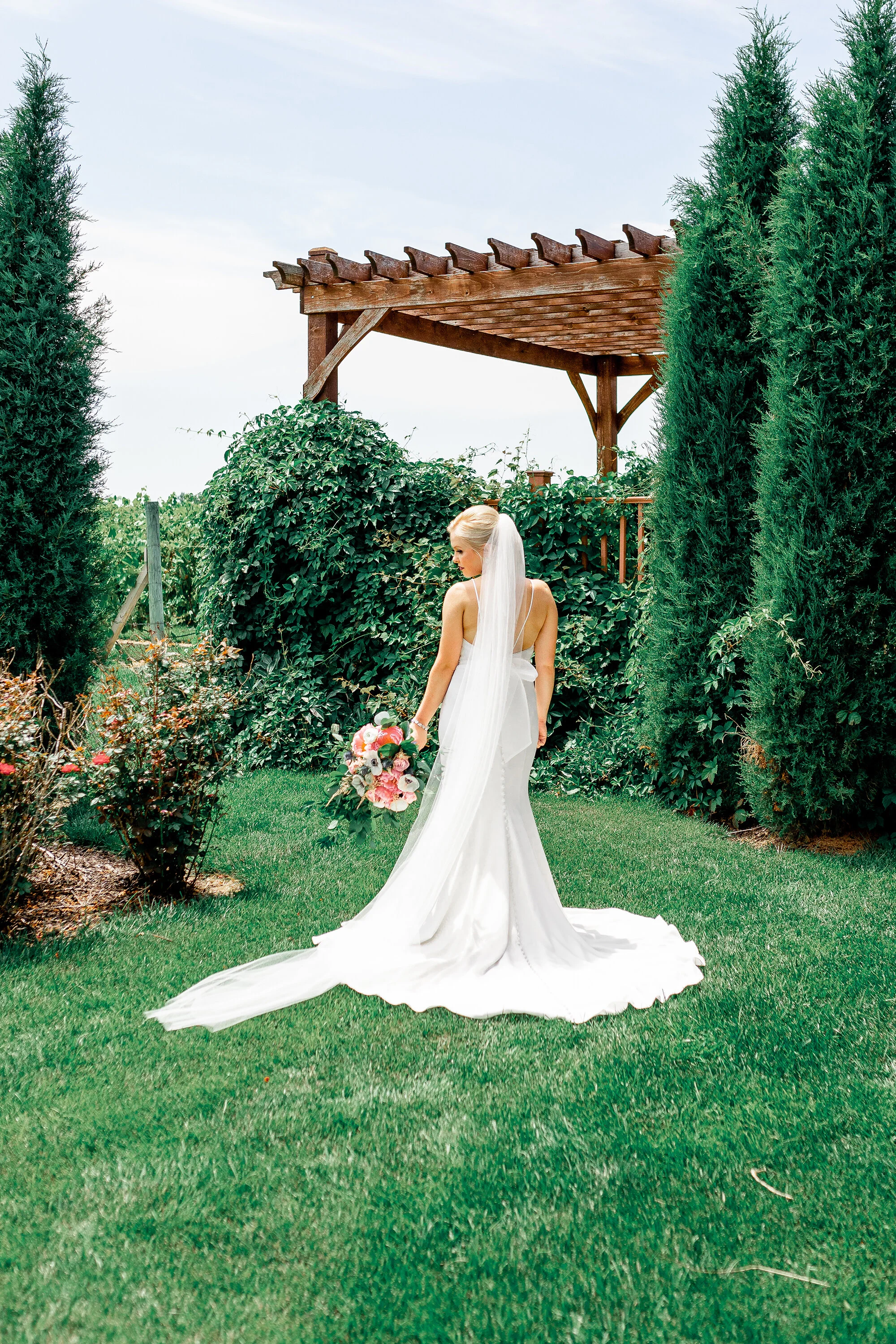 Summer Grand Island Wedding at Moonlight Ridge Vineyard