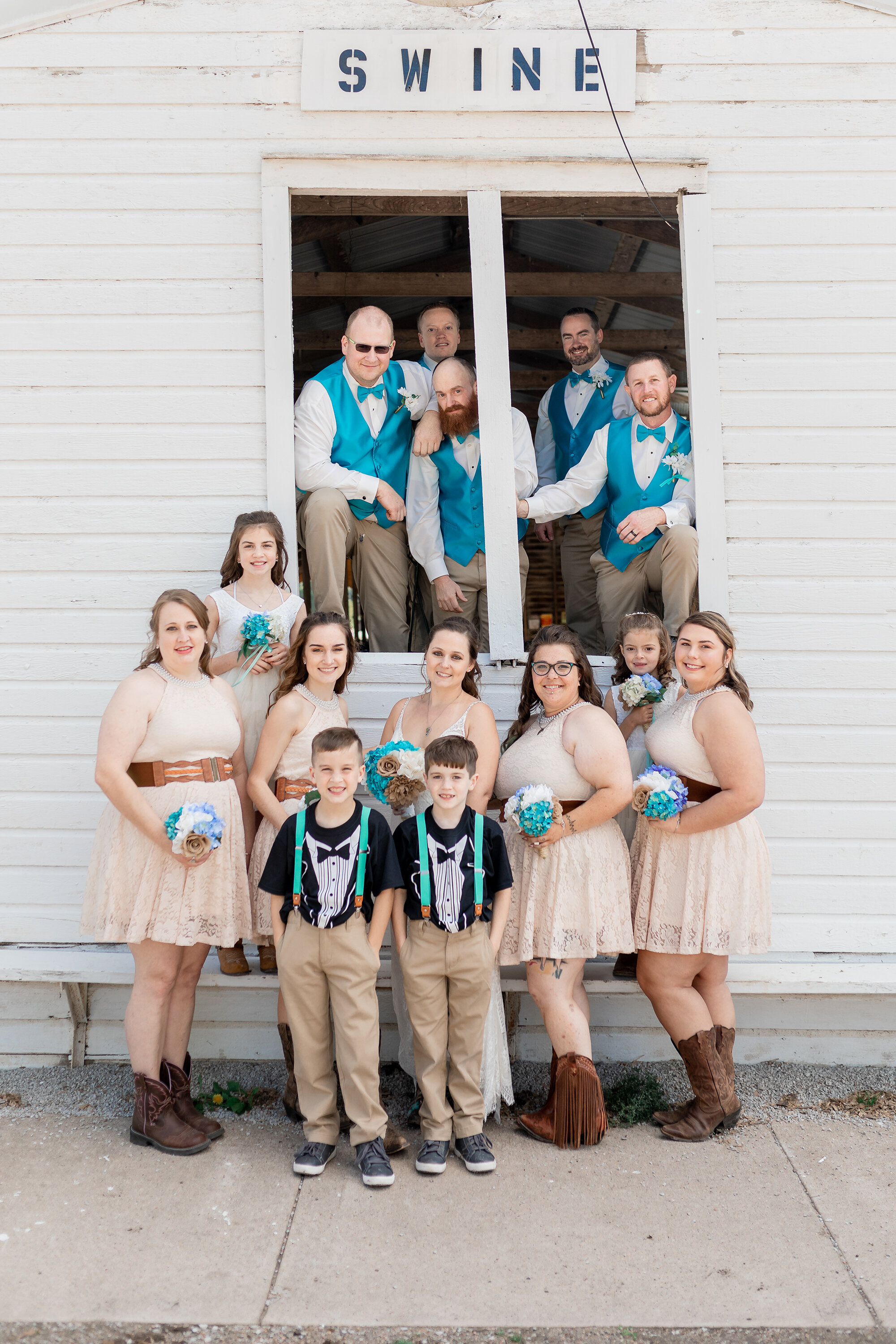 2019_BeckyZach_WEDDINGPARTY_PF-1296.jpg