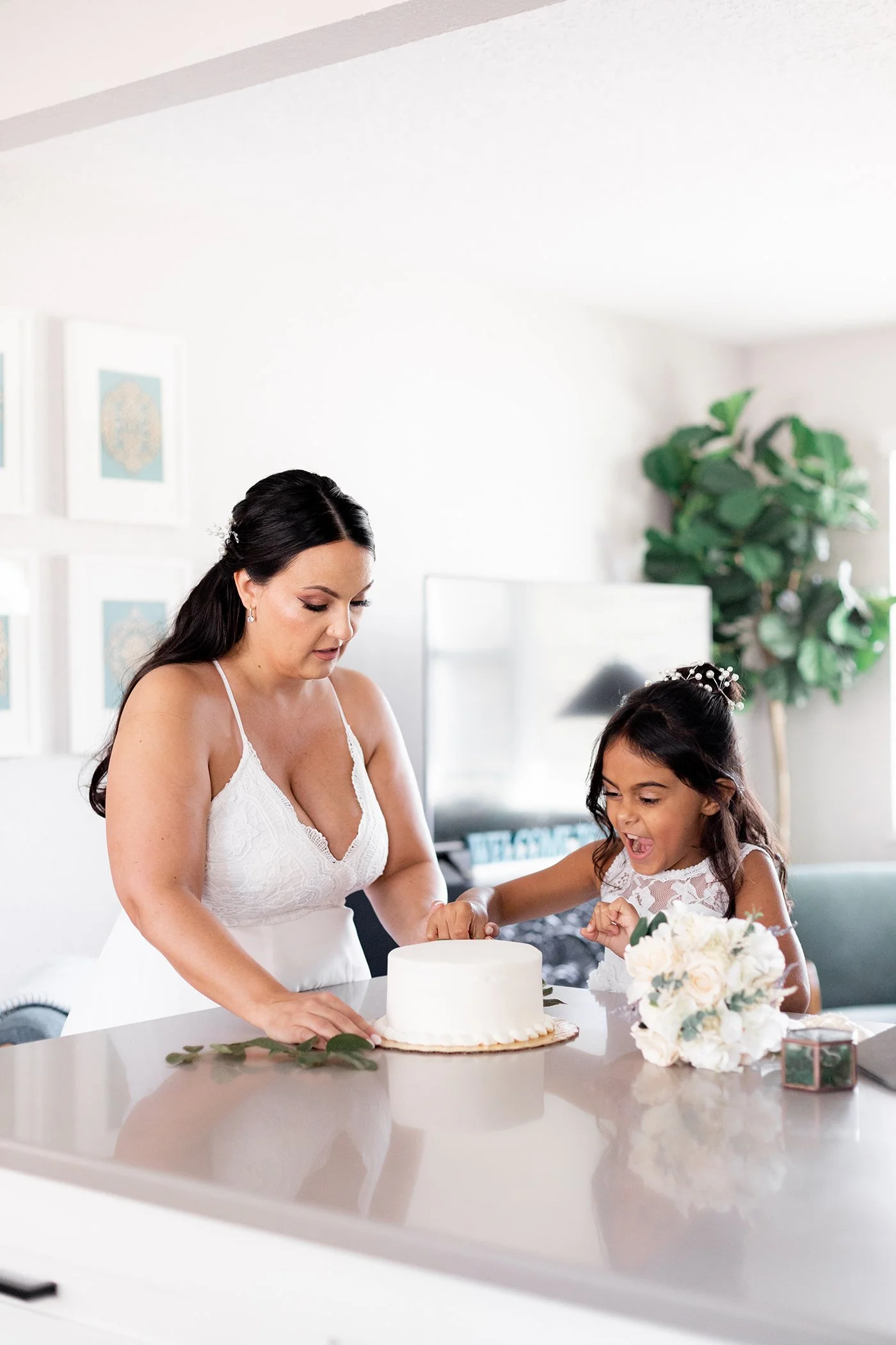 2022_EricaJonatan_CAKECUTTING_PF-4293.JPG