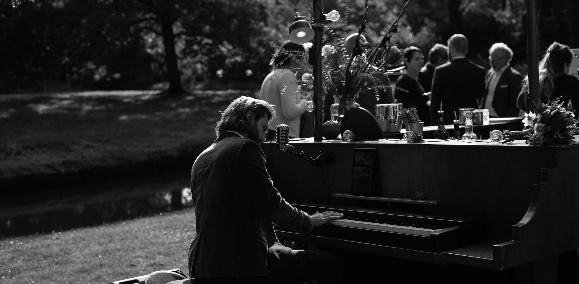 Zingende pianist voor bruilfoten en bedrijfsevenementen - The Piano Bar.jpg