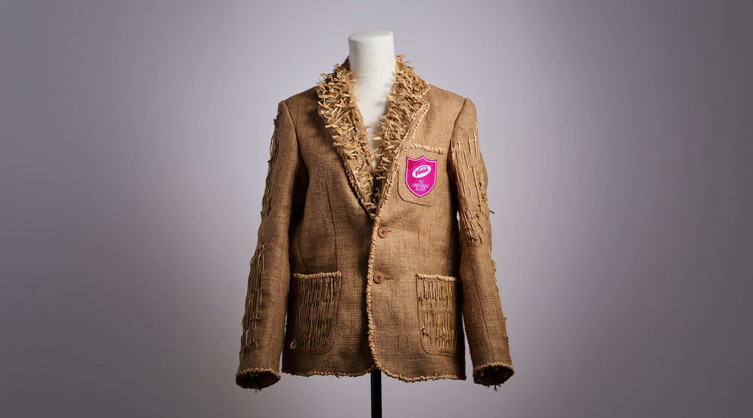 HAVAS_Vanish_UnbearableBlazer copy 2.jpg
