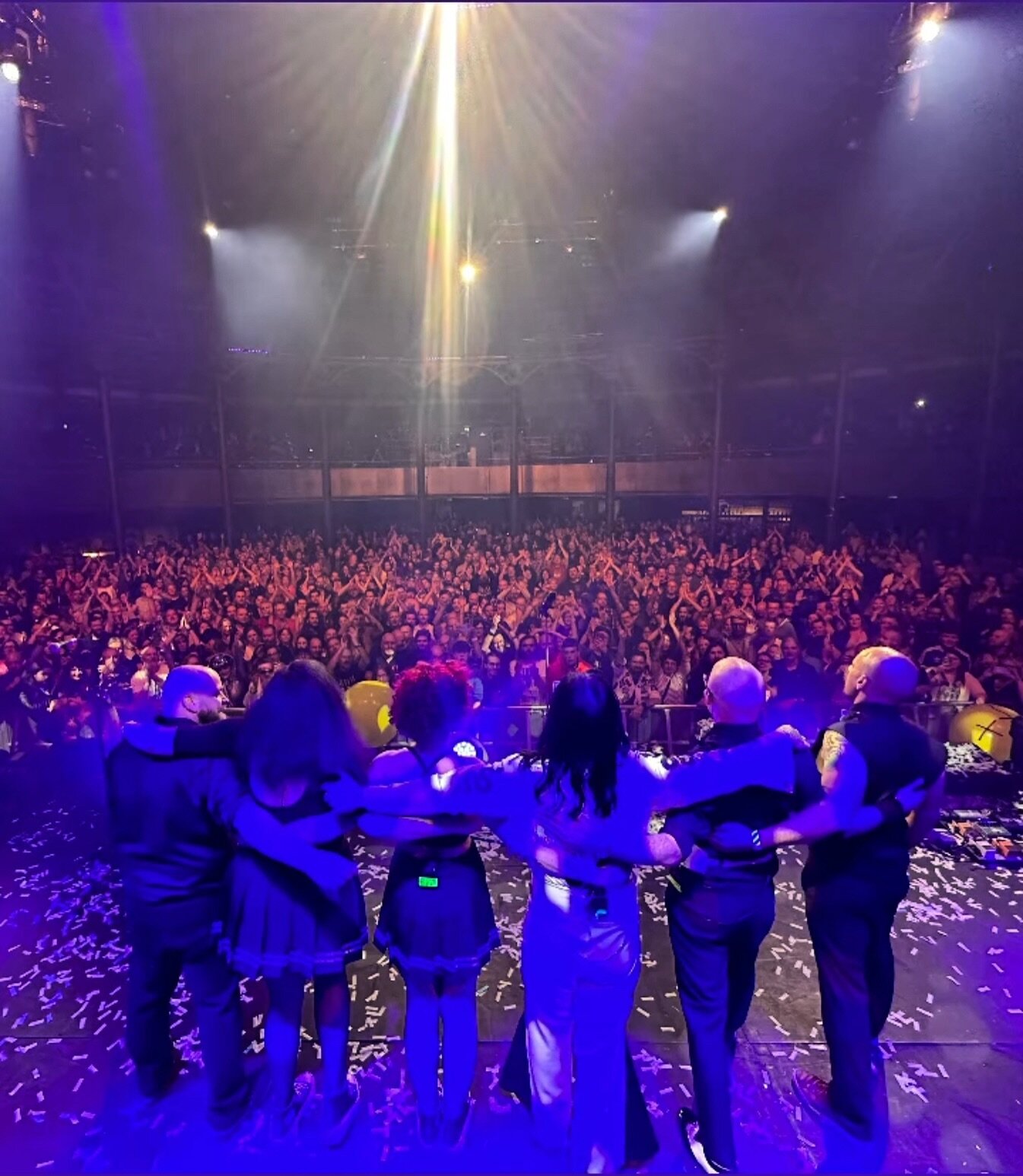 Did that really just happen??? 
More posts to come from the @elvisfrontednirvana sold out show at @roundhouseldn once I&rsquo;ve come round from the magnitude of it 🤯