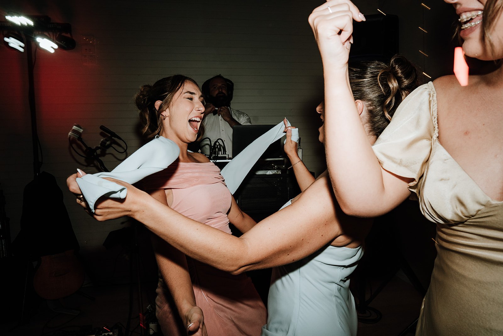 How to Create the Best Wedding Dance Floor Playlist