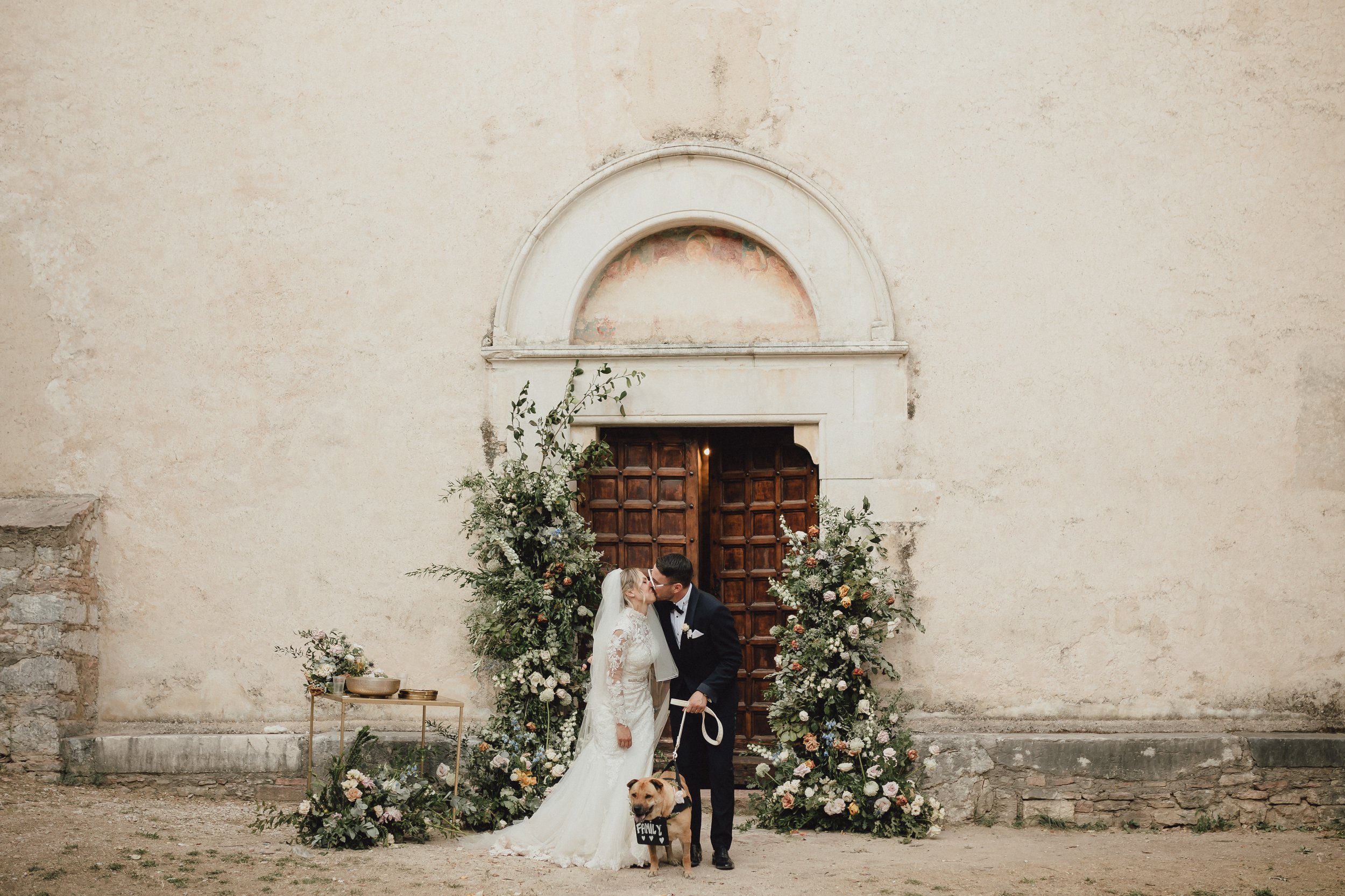 Destination wedding in Umbria Abbazia di San Pietro in Valle Giulia Barabani wedding planner 