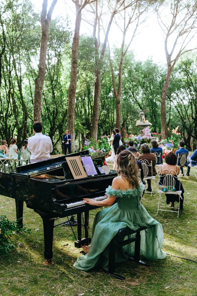 Cerimonia cattedrale dell’amore Castello di Solfagnano - Vittoria Vicky Piria e Andrea Busnelli matrimonio Umbria Giulia Barabani Luxury wedding planner 