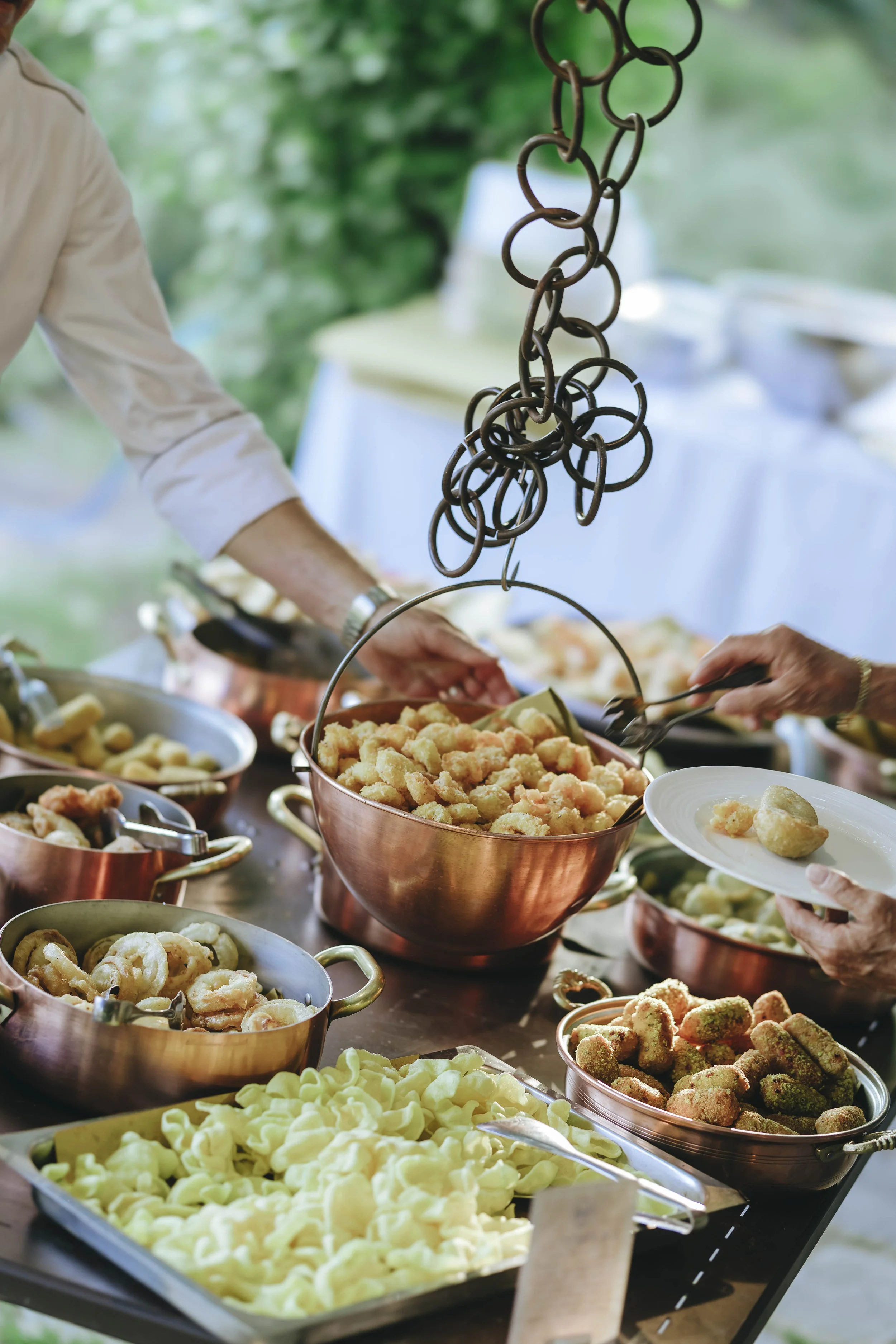 Luxury gourmet wedding dinner in Umbria countryside