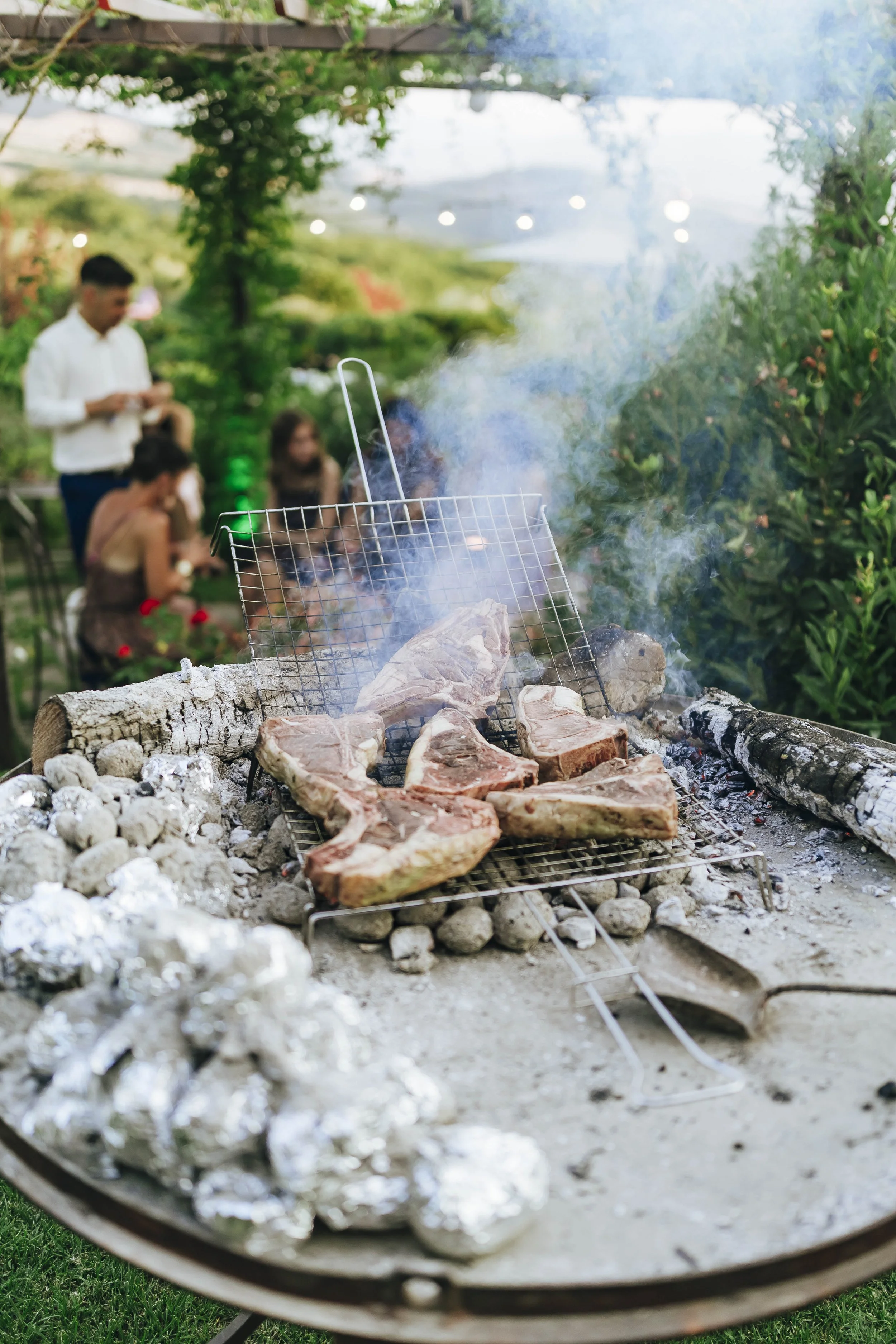Luxury gourmet wedding dinner in Umbria countryside