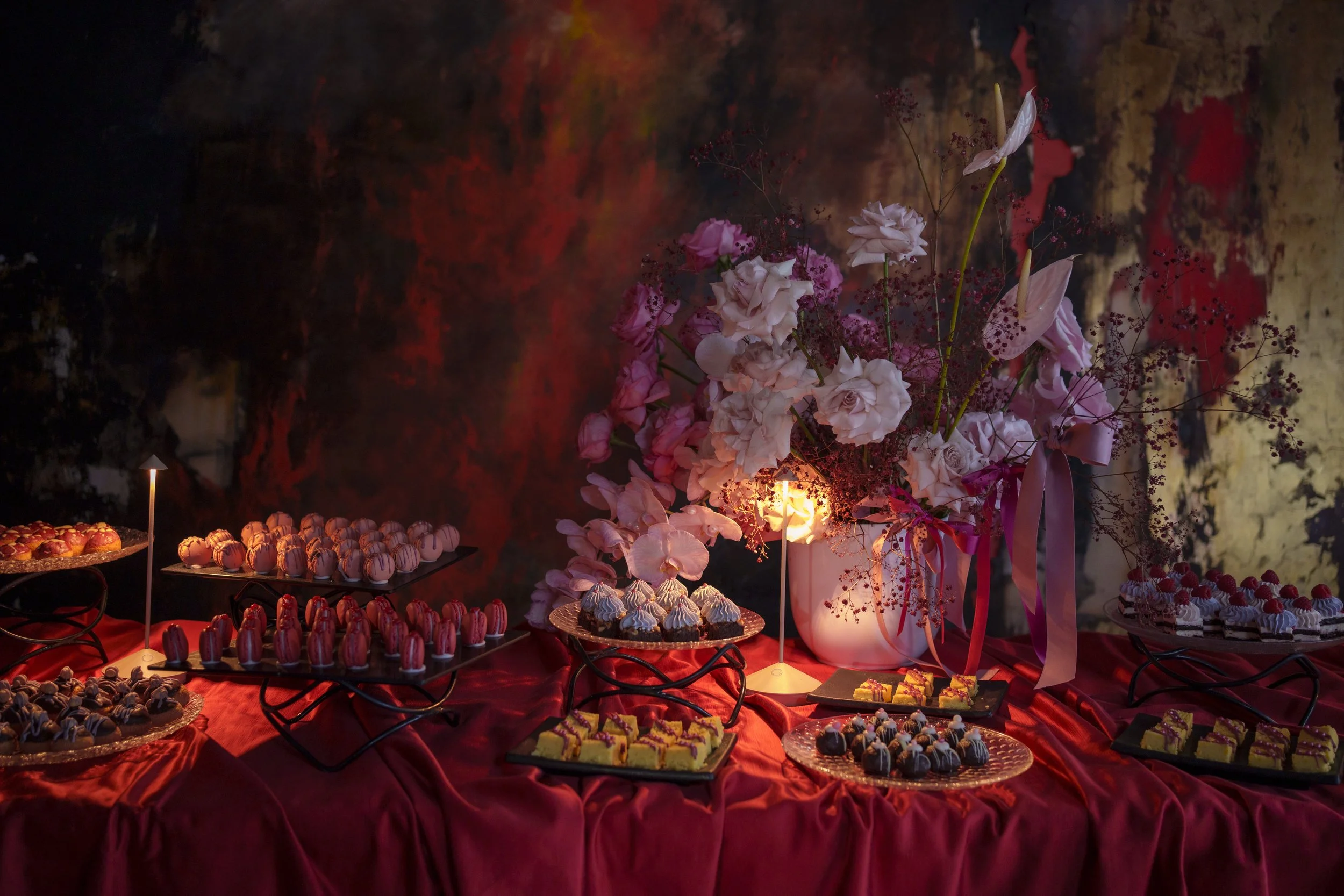 Outdoor Wedding dinner in vineyard – Umbria wedding