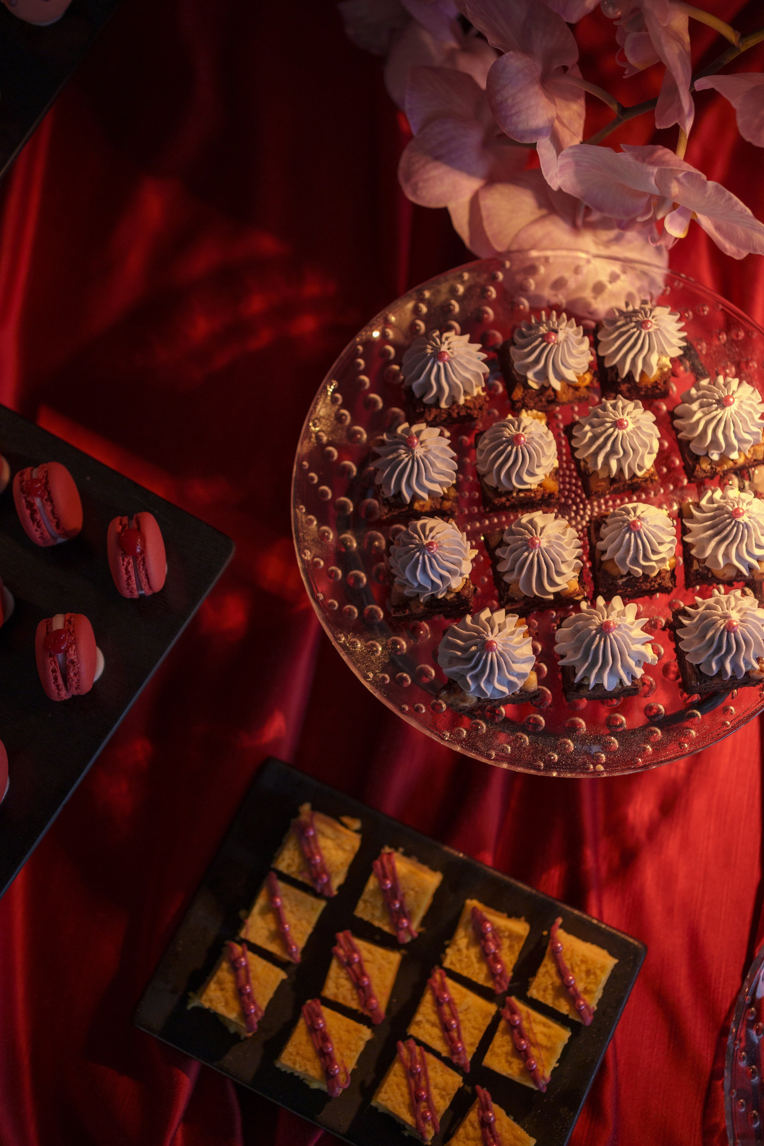 Outdoor Wedding dinner in vineyard – Umbria wedding