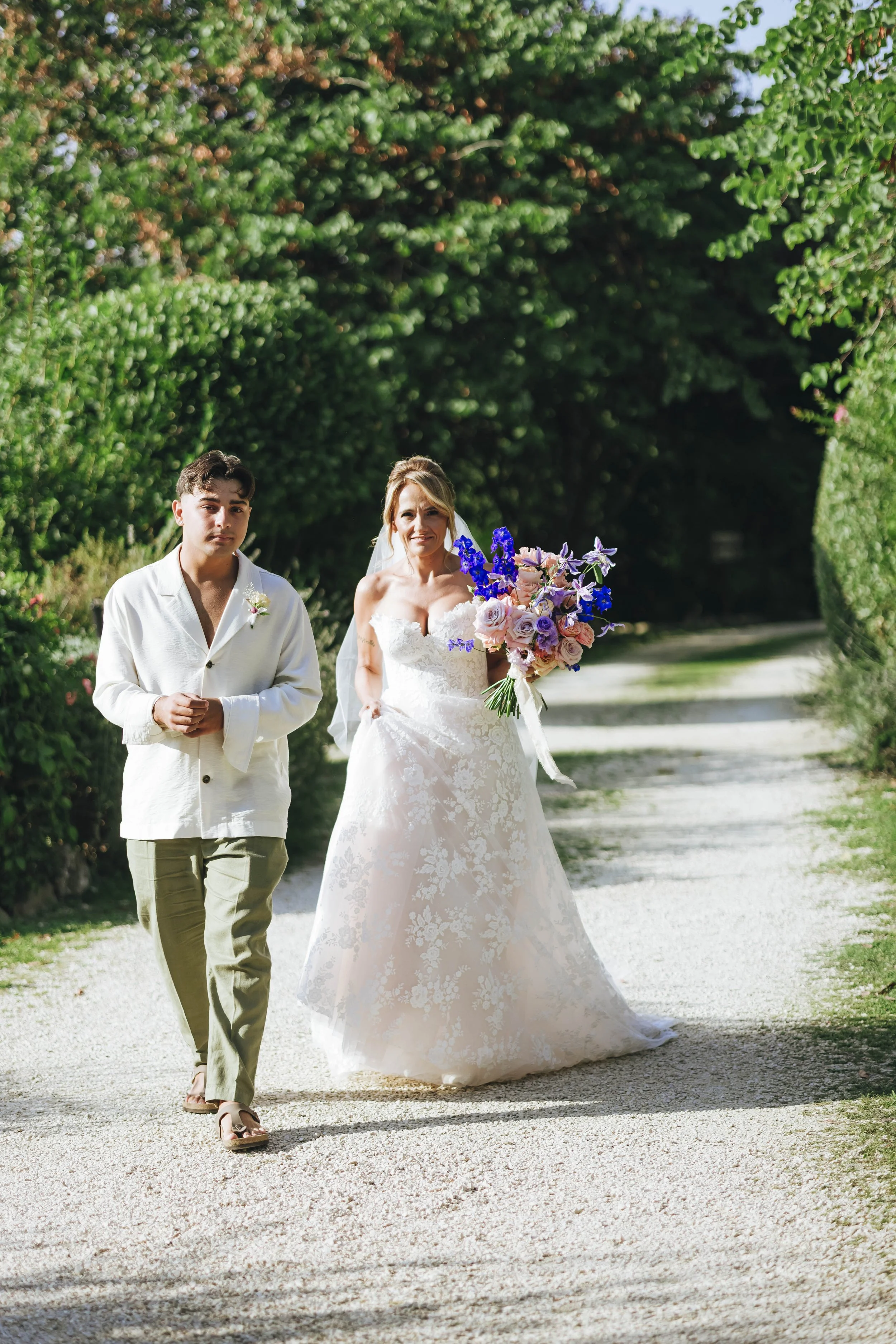 Wedding Ceremony at Castello di Petrata  Giulia Barabani destination wedding planner in Umbria