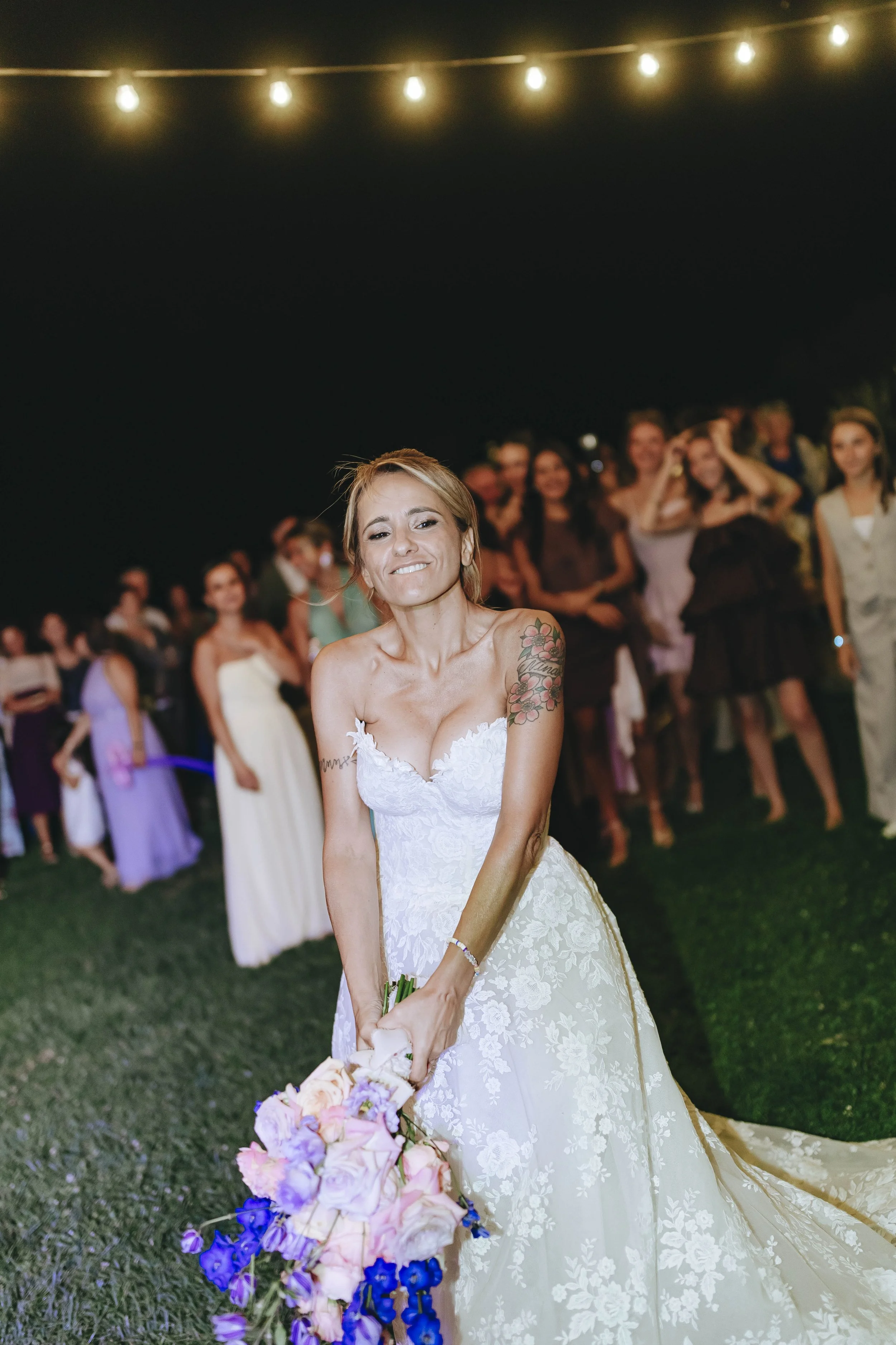 Cutting Cake Wedding at Castello di Petrata  Giulia Barabani destination wedding planner in Umbria