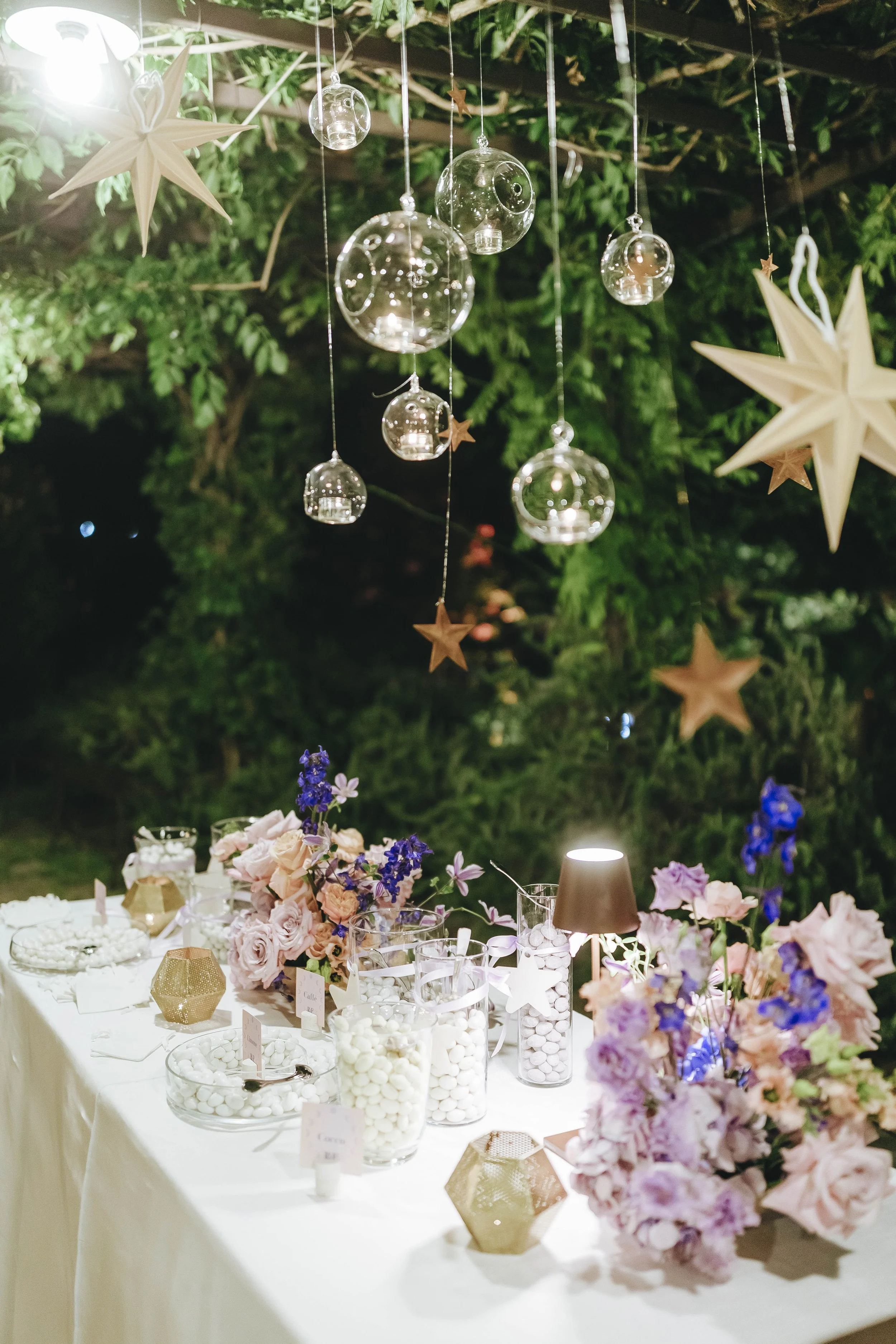 Cutting Cake Wedding at Castello di Petrata  Giulia Barabani destination wedding planner in Umbria