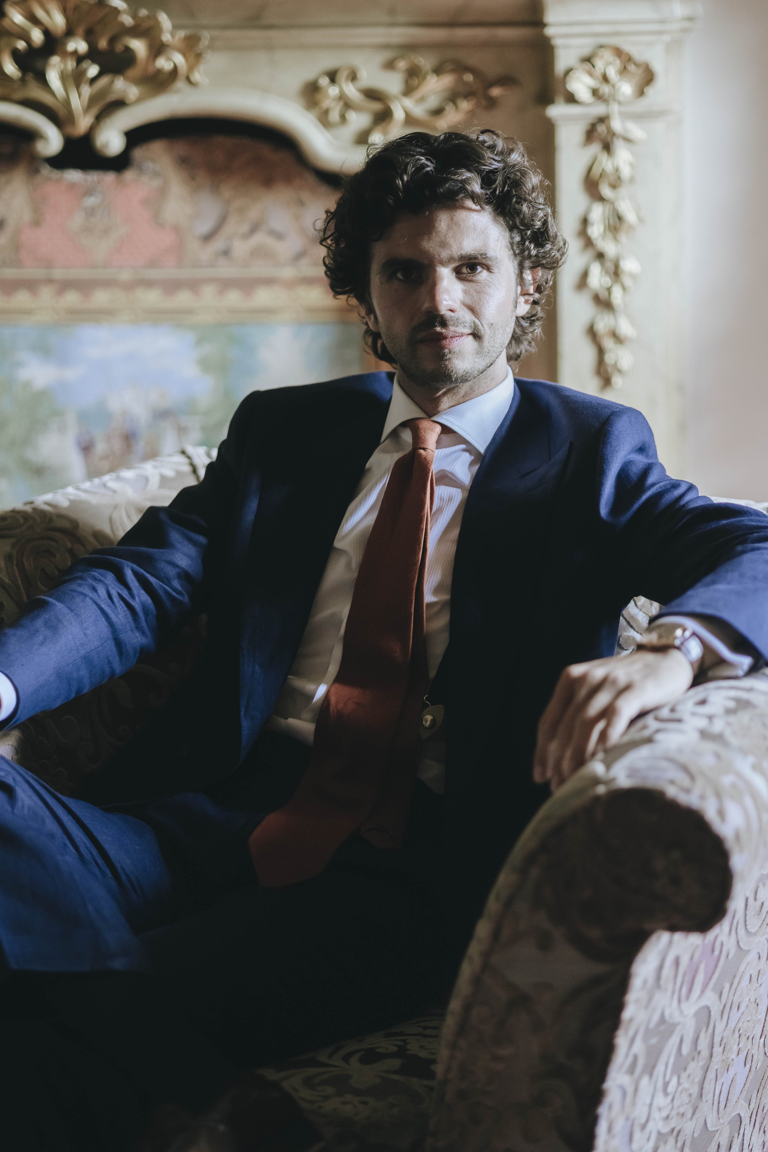 Lo Sposo - Vittoria Vicky Piria e Andrea Busnelli matrimonio Umbria Giulia Barabani Luxury wedding planner 