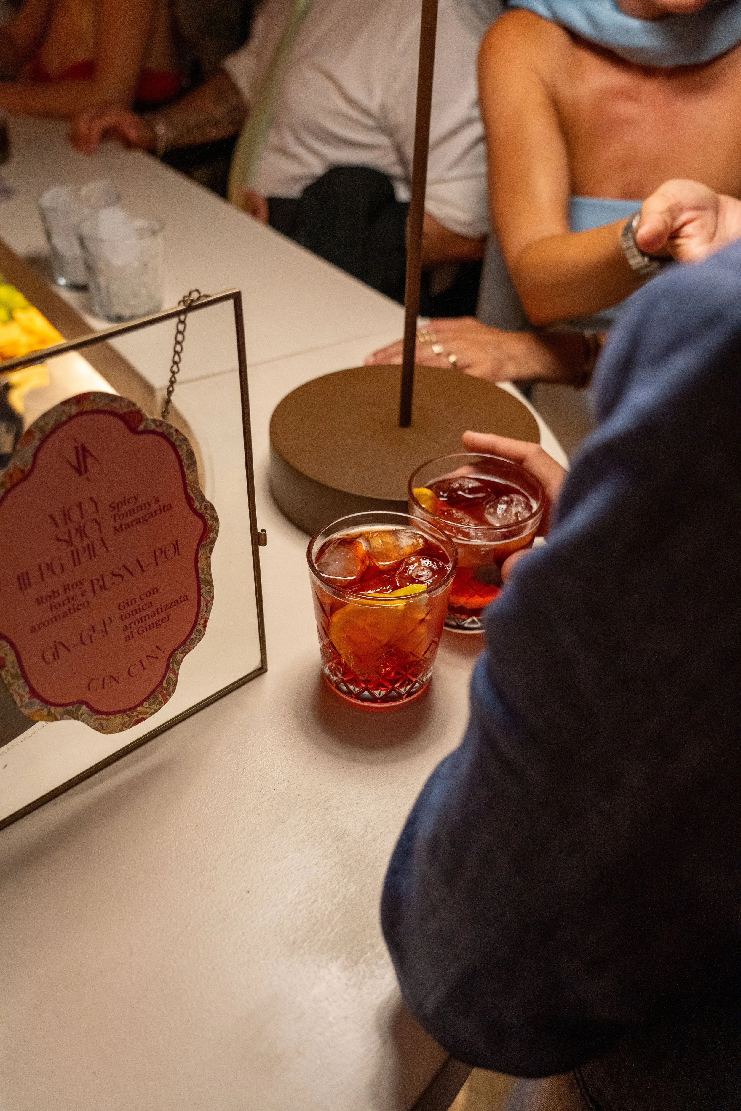 wedding content creator capturing candid moment during destination wedding in Italy - Giulia Barabani destination wedding planner in Umbria 