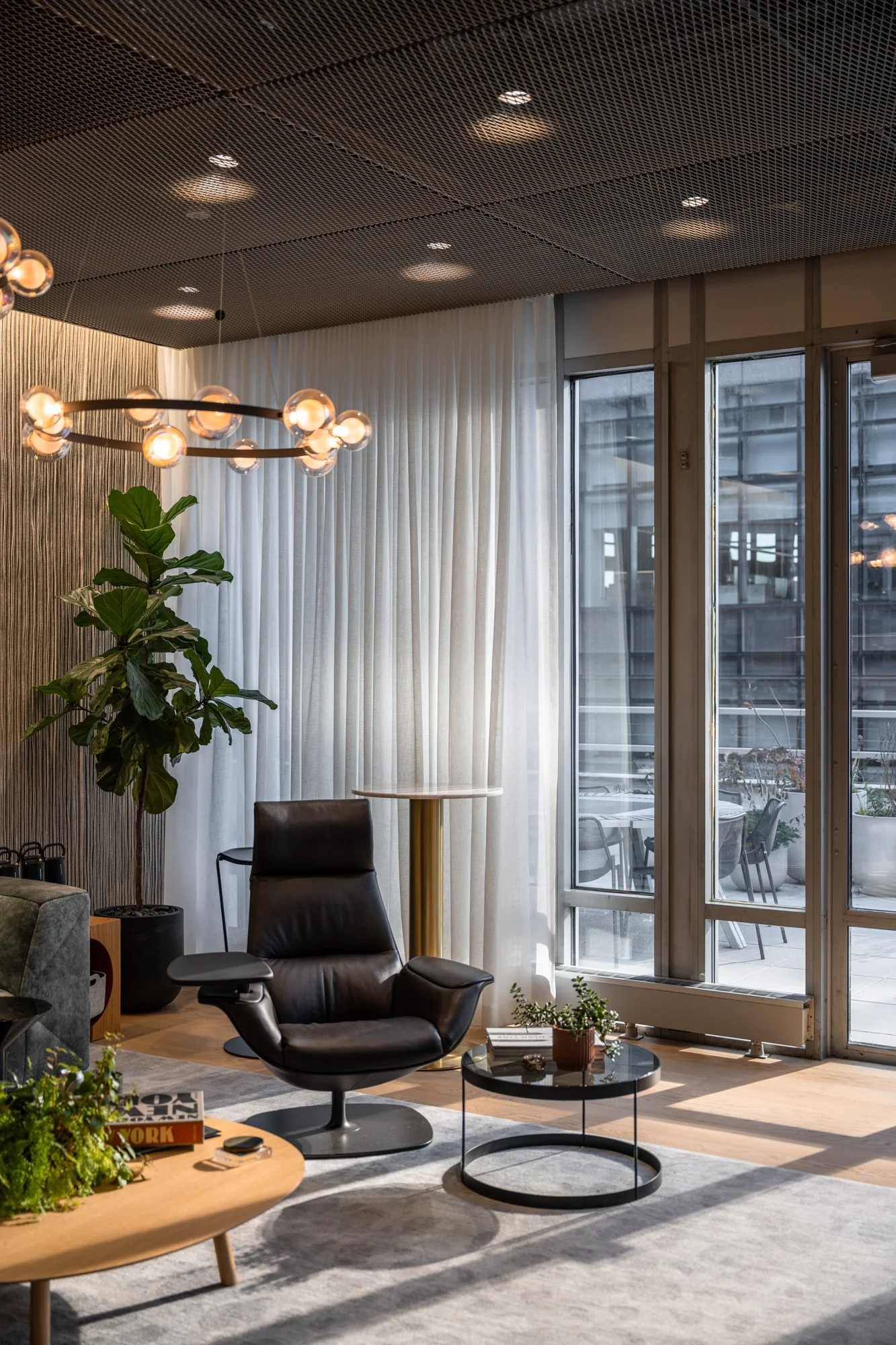 2022.12.09 Young Projects Steelcase - 0102.jpg