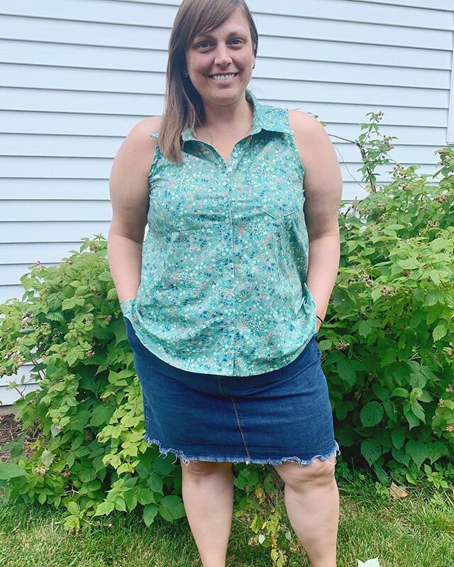 #HJJ2020 Week 3 theme is &ldquo;MOST.&rdquo; I haven&rsquo;t counted but I&rsquo;m pretty certain my most sewn @heyjunehandmade pattern is the Cheyenne Tunic.  I&rsquo;ve learned a ton about sewing shirts from sewing this pattern over and over and I 