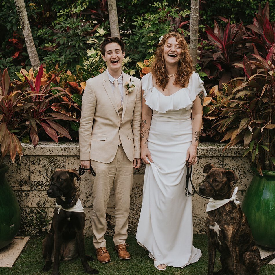 I had SO much fun at this West Palm beach mini ceremony back in December. All ceremonies are special, but smaller celebrations really speak to me.