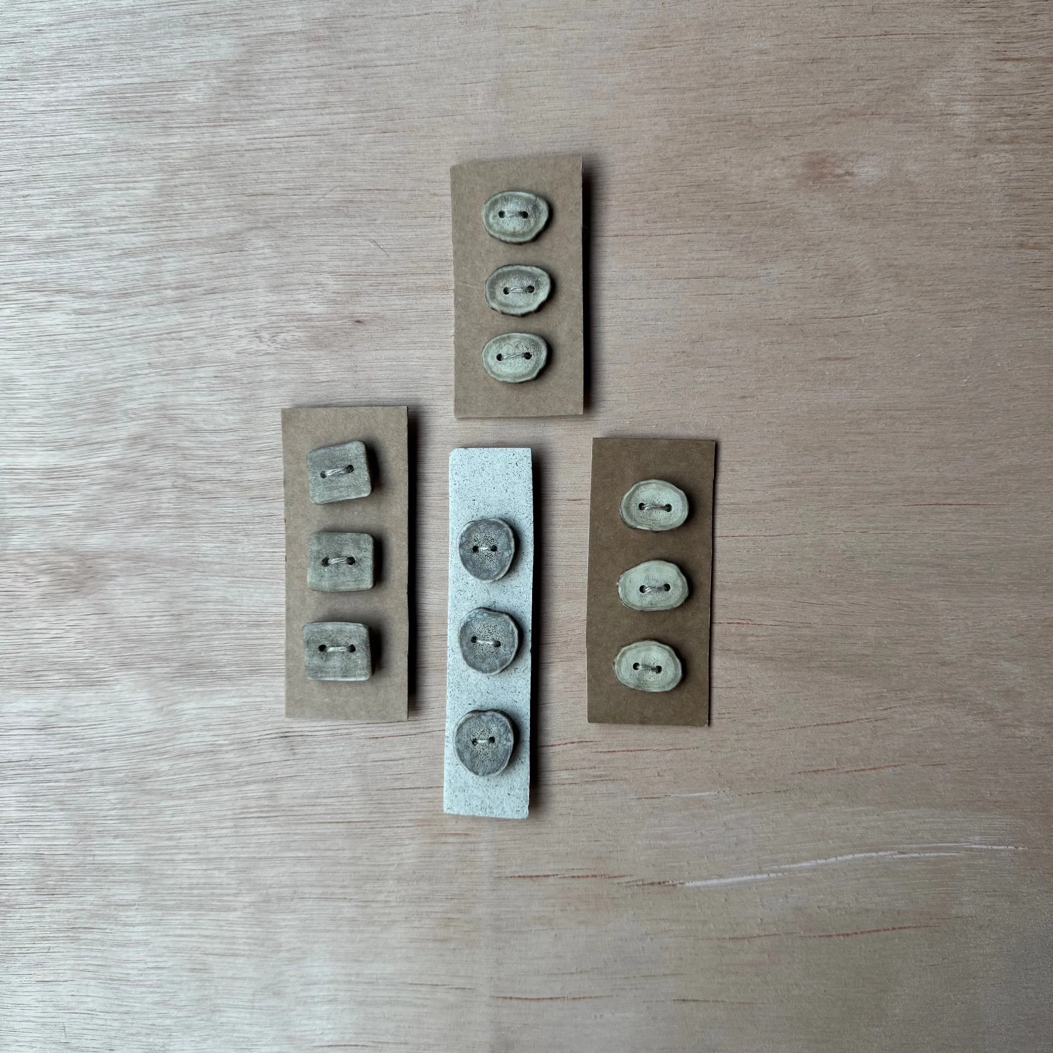 Knapper av hjortehorn