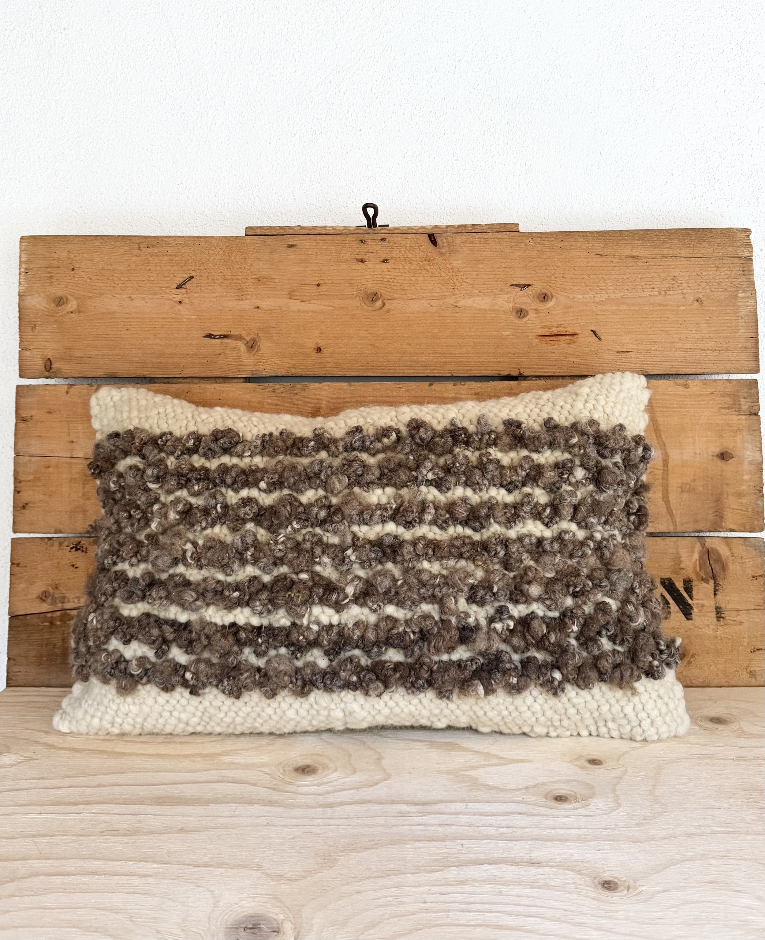 Pute i håndspunnet garn