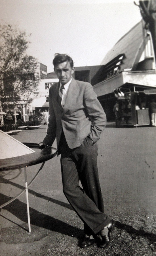 Brian-Wildsmith-in-the-1950s.jpg