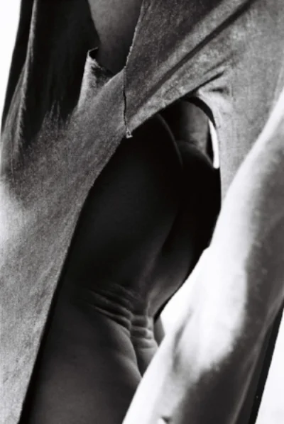 ©Olga Caldas – Le Lac, Performing white and black