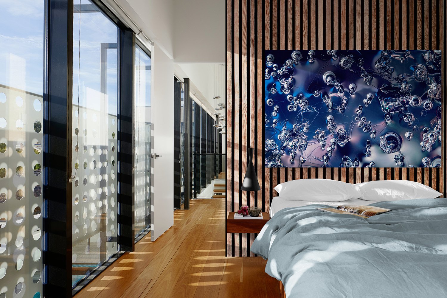 Stylish_apartment_bedroom_with_large_windowsC.jpg