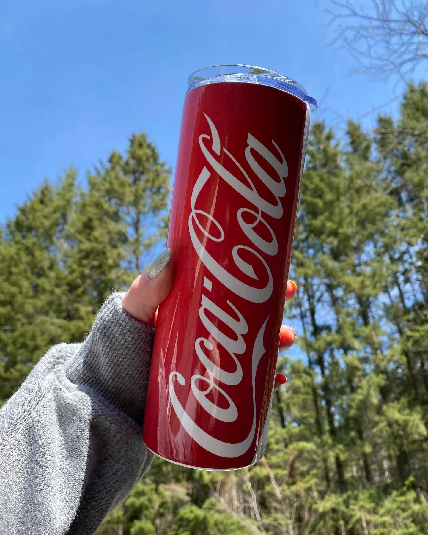 Our Tumblers are a perfect way to disguise your favourite beverages! All while keeping them cool for 12 hours and warm for 8!🤩 #tumblers #canada #cocacola #pepsi #smallbusiness