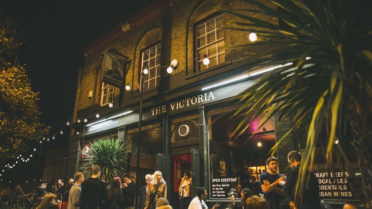 Pub+at+night.jpg