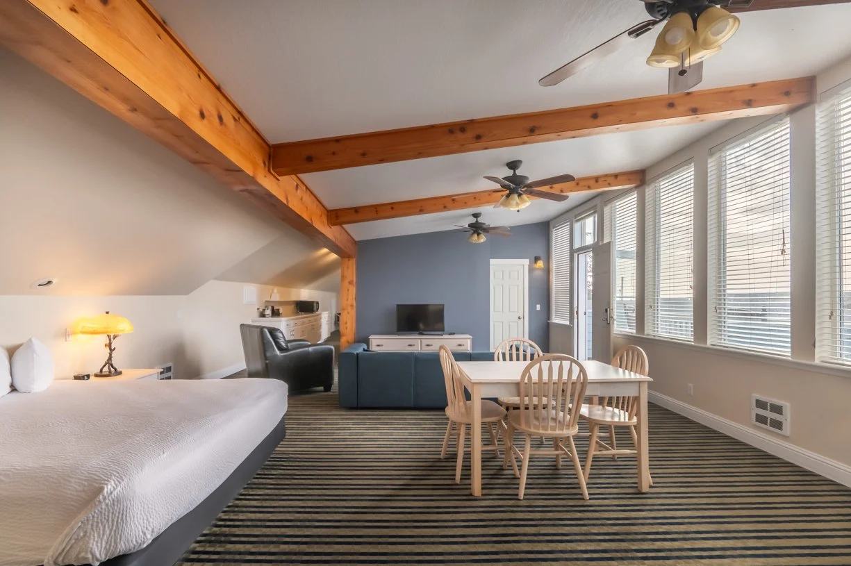 motel small.jpg