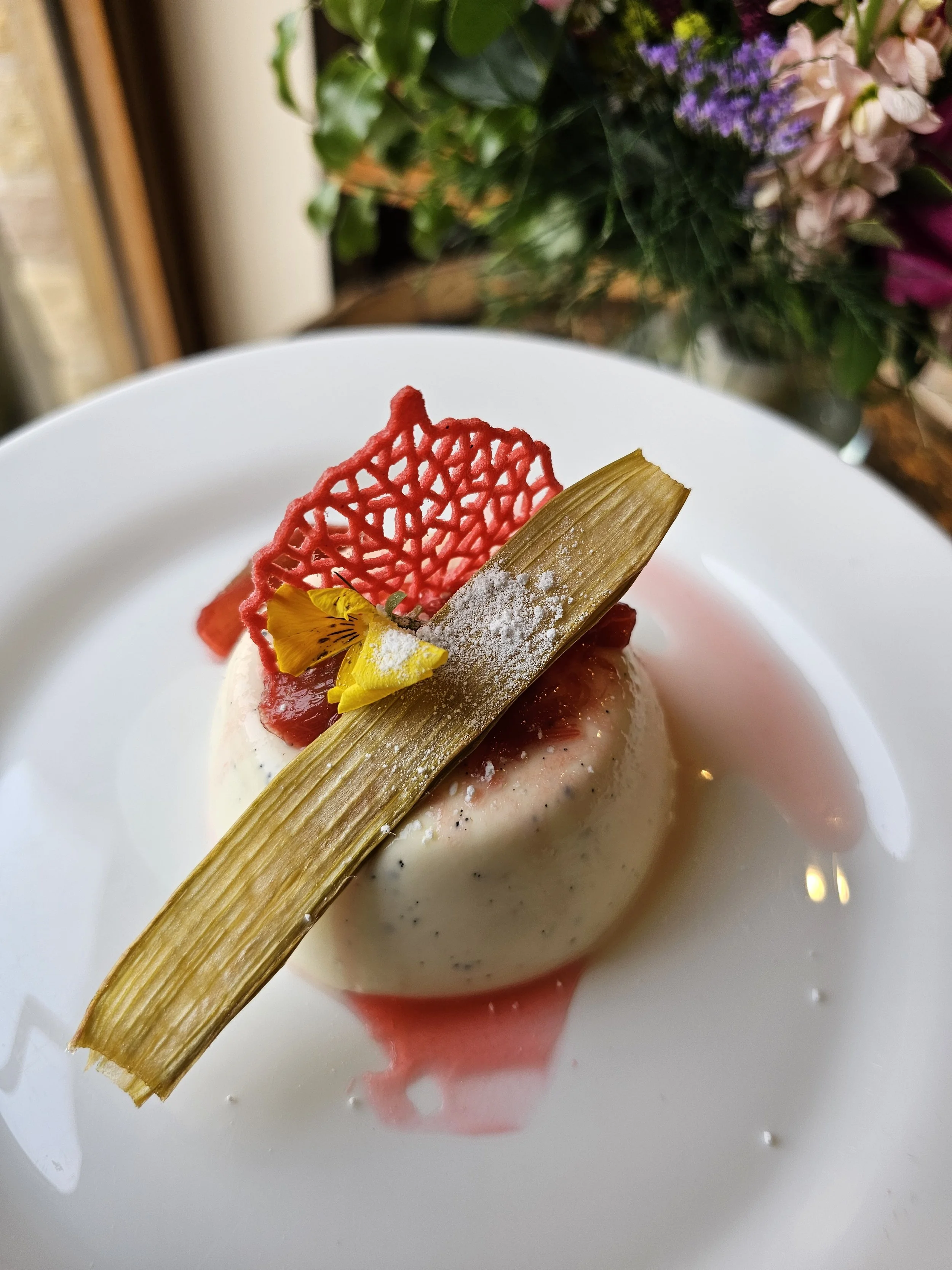 rhubarb pannacotta (2).jpg