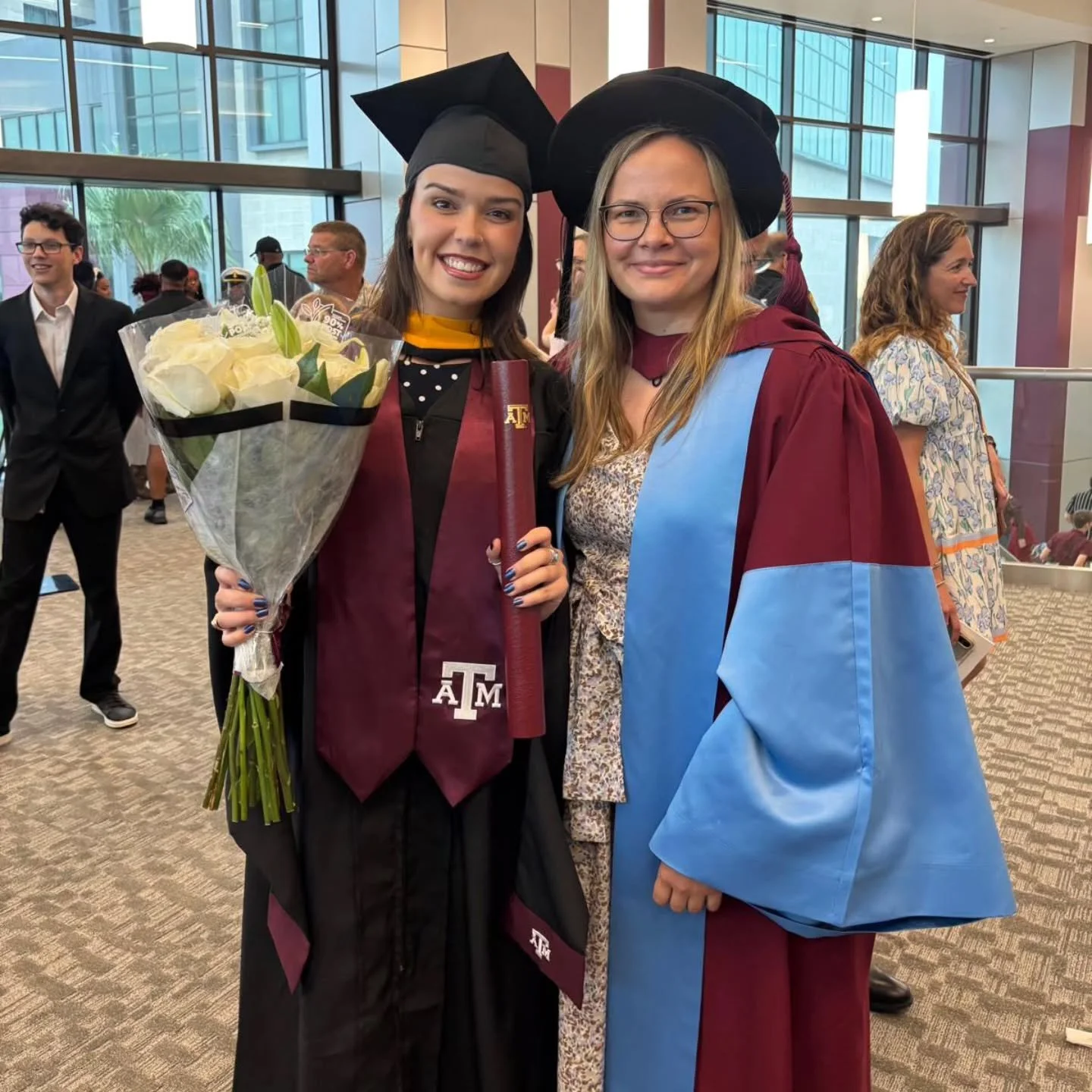 Last week @megan.hinks graduated with her master degree. It has been a joy working with you! #graduation #throwbackthursday