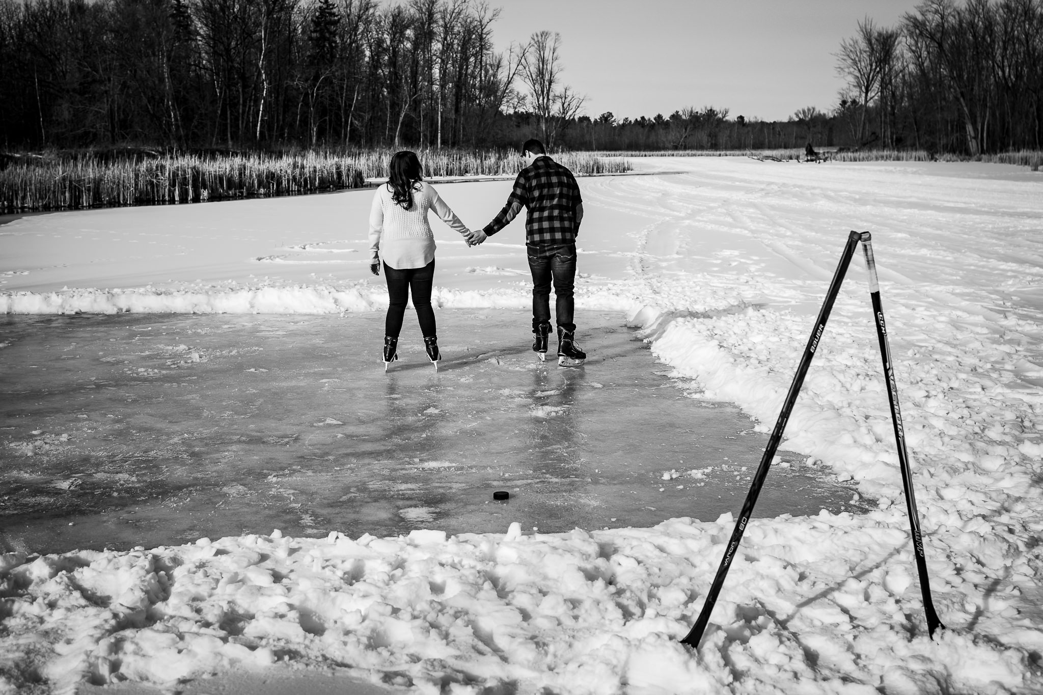 ice-skating-hockey-engagement-photos-5.jpg